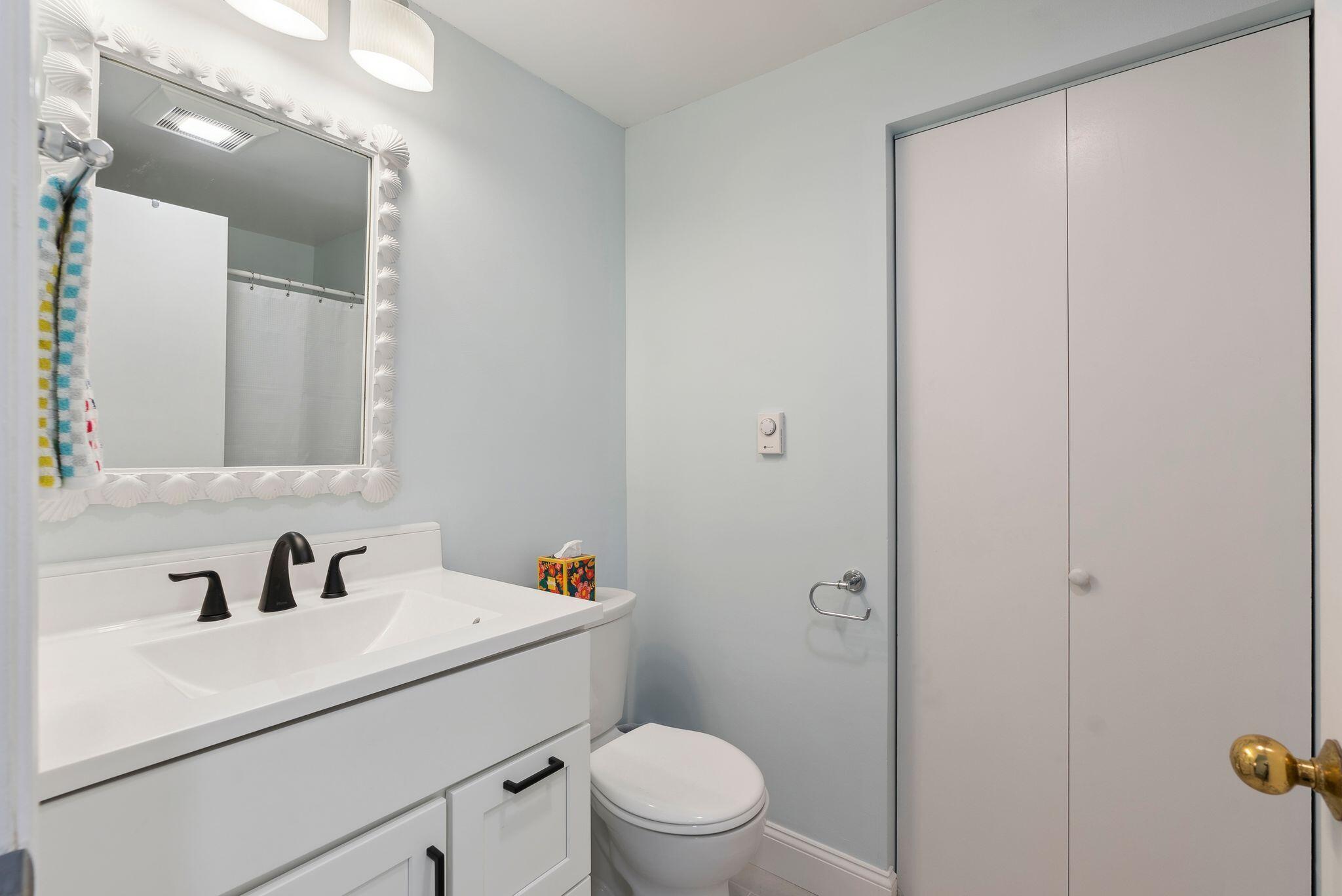 146 W West Grand Avenue, 30