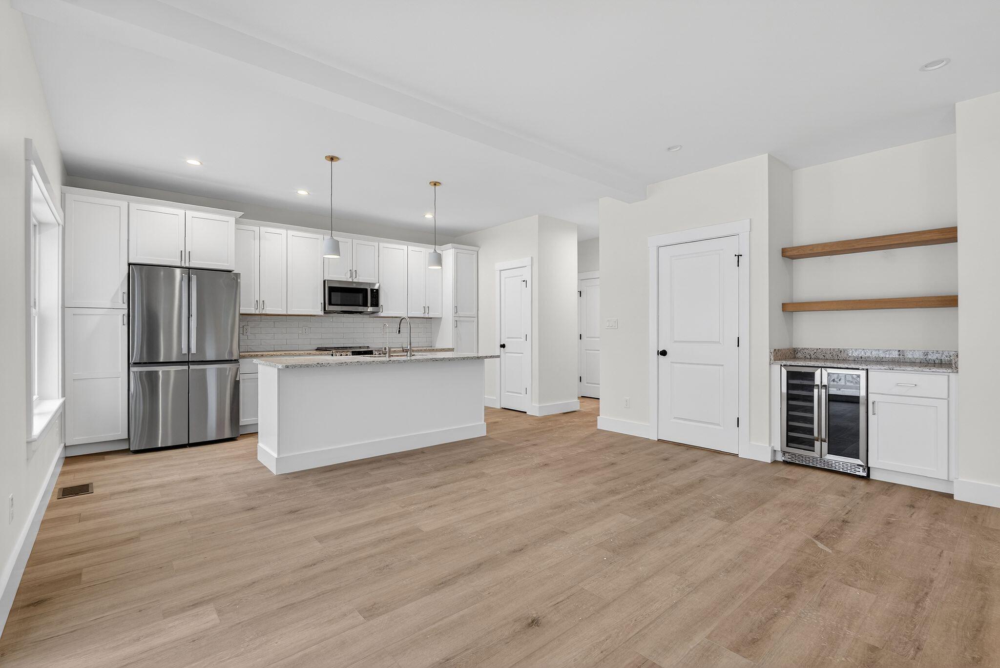 30 Feldspar Lane, 21