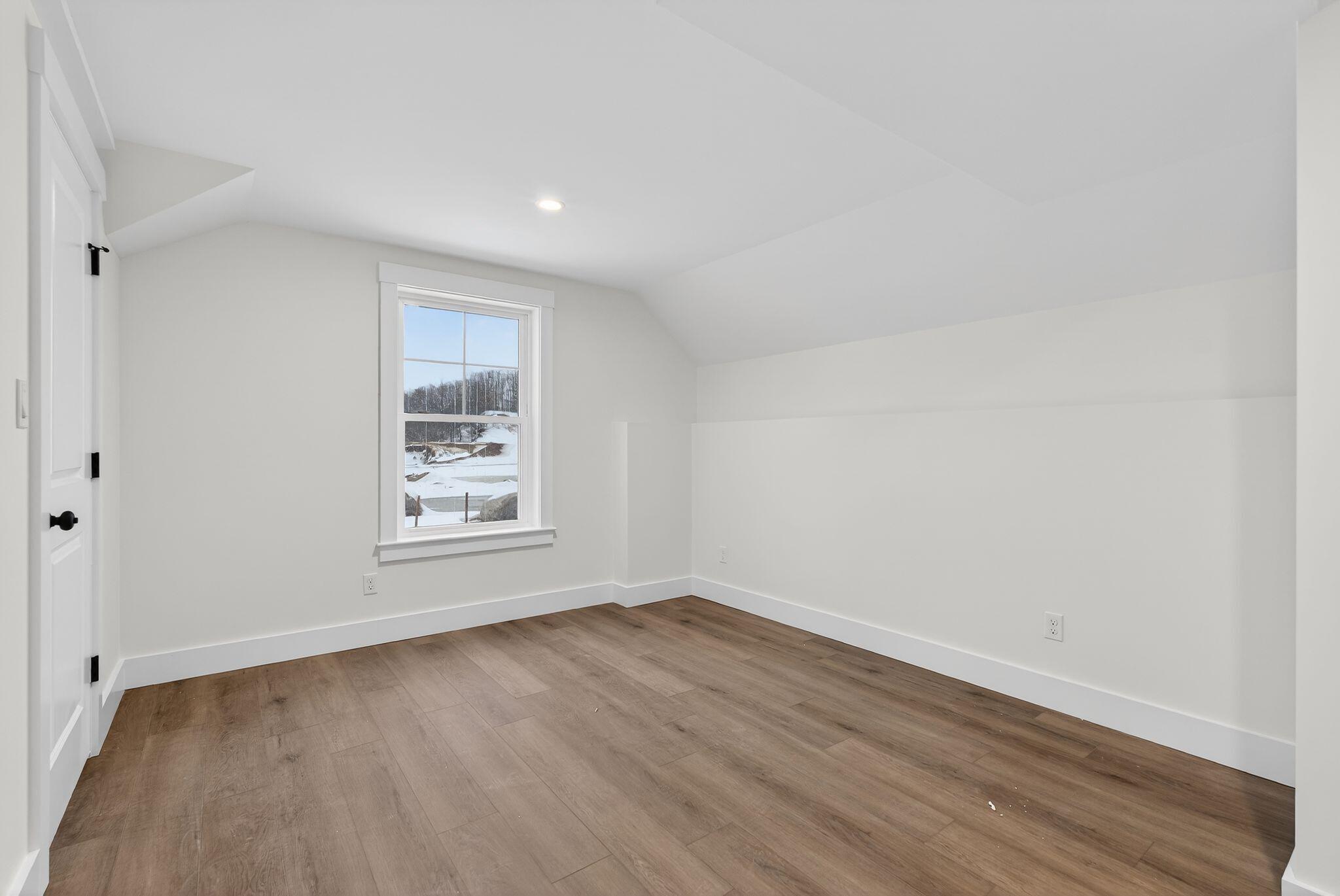 30 Feldspar Lane, 21