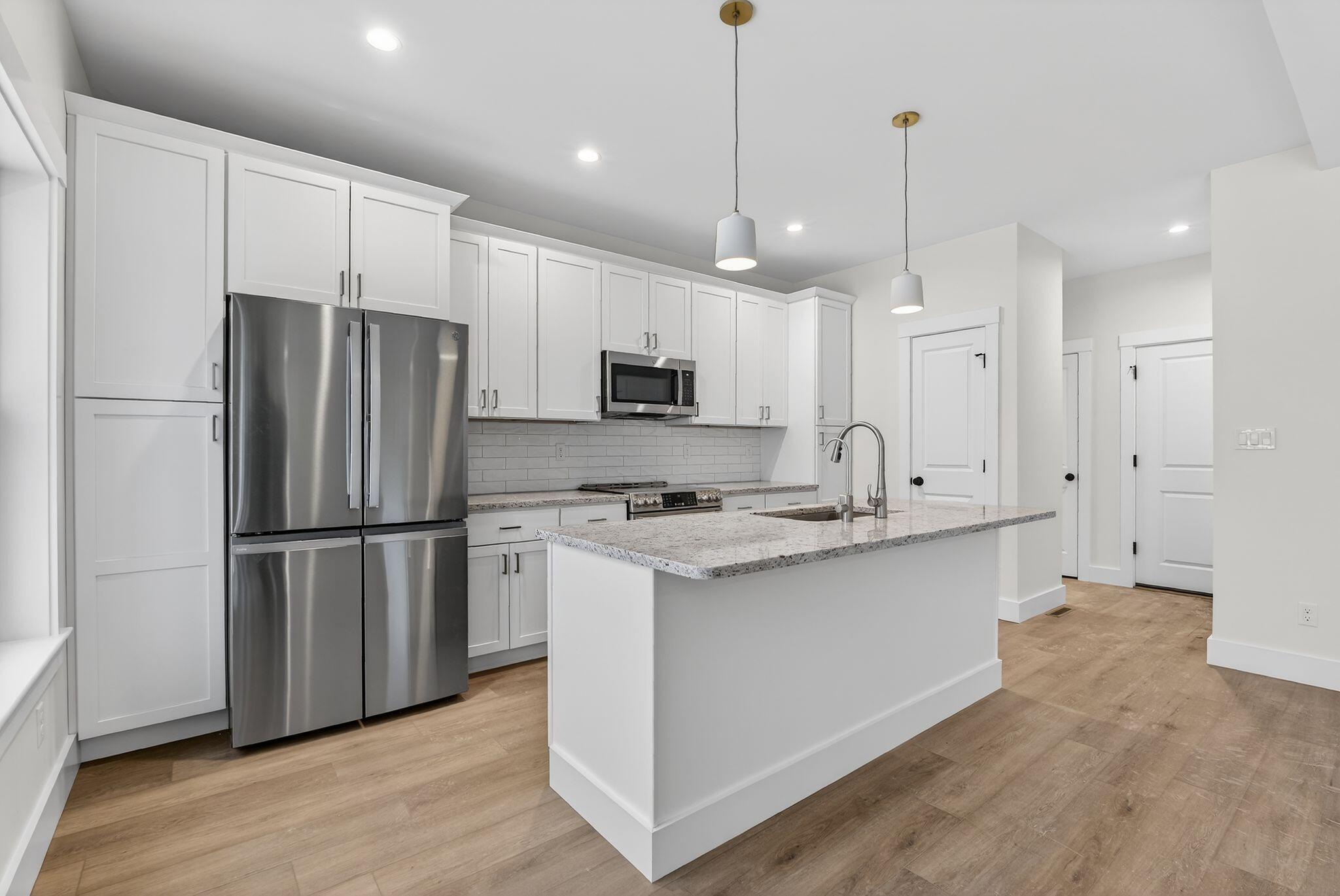 30 Feldspar Lane, 21