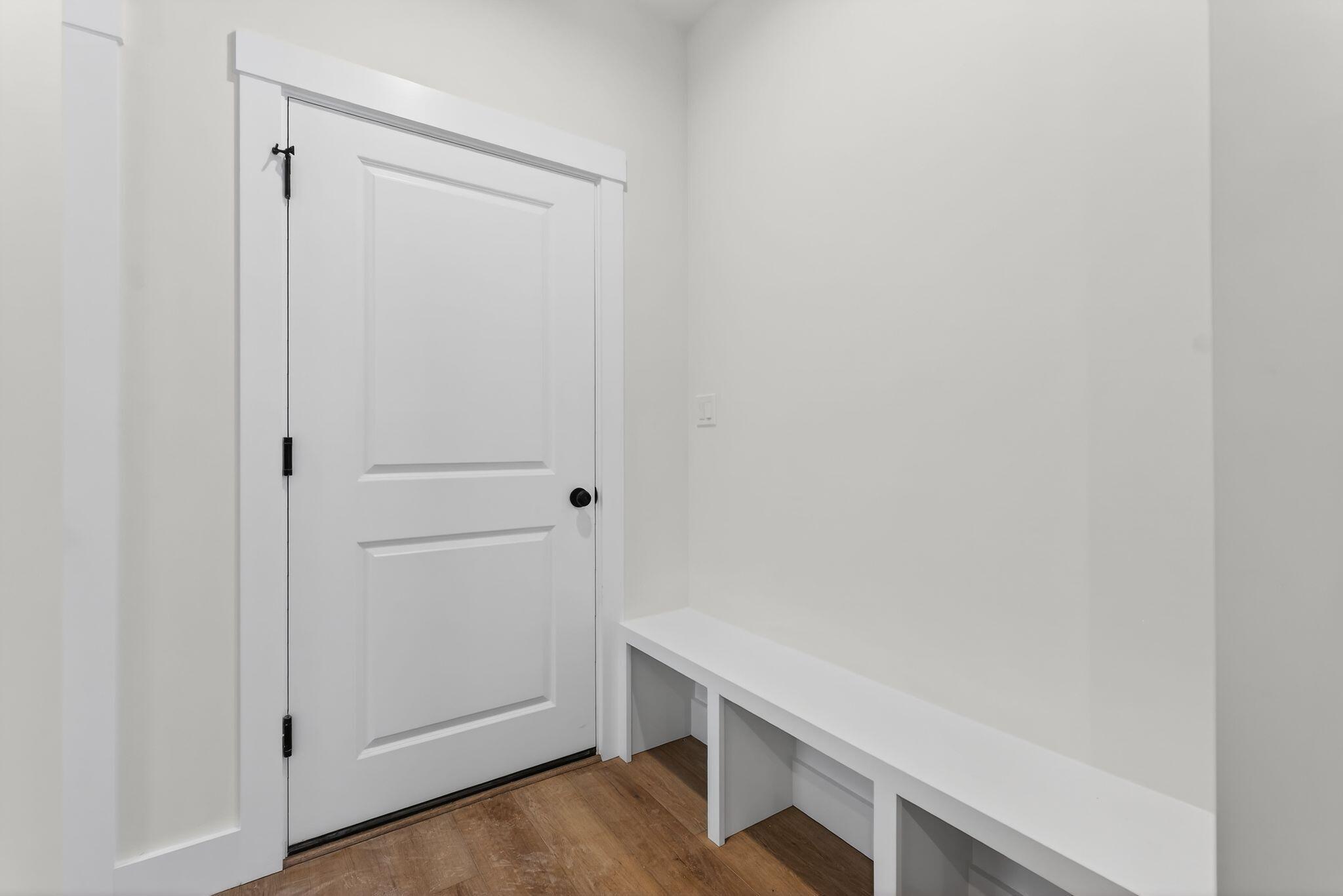 30 Feldspar Lane, 21