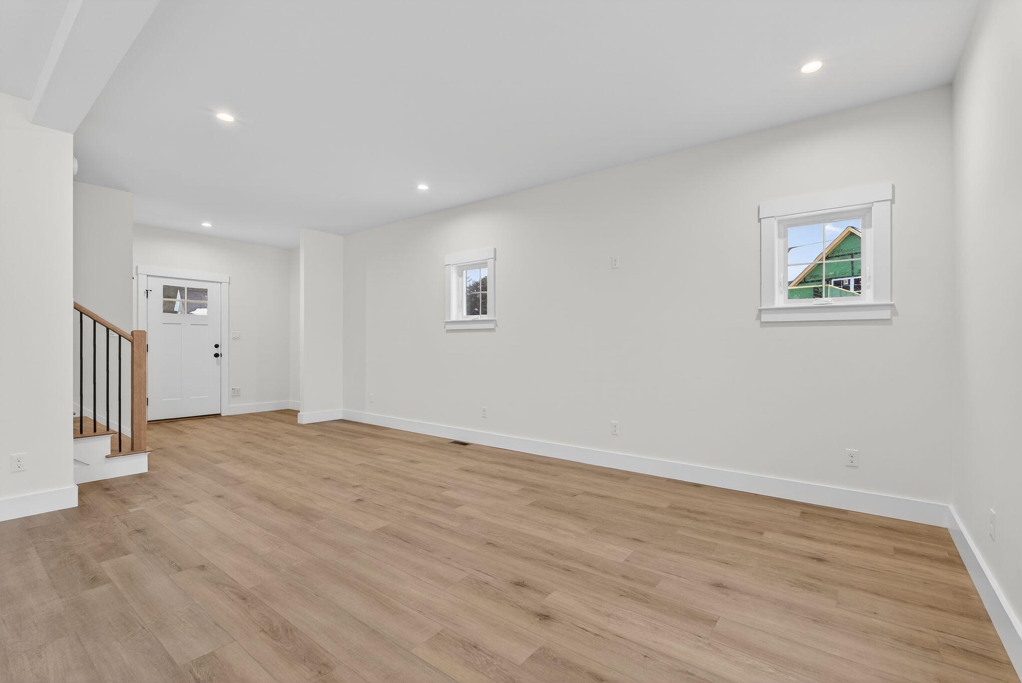 30 Feldspar Lane, 21