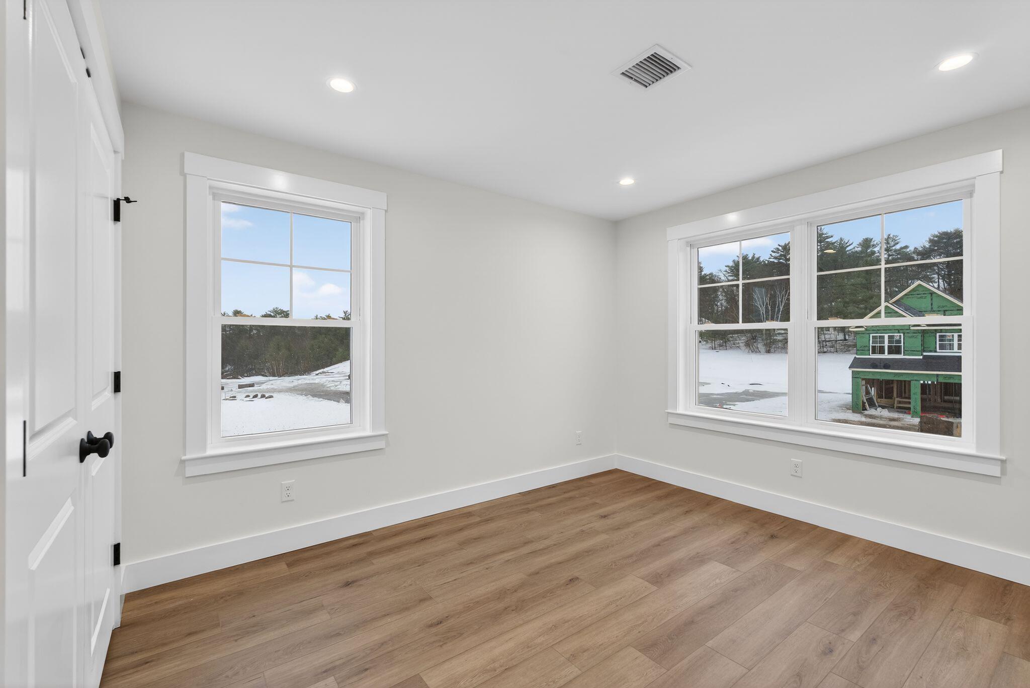 30 Feldspar Lane, 21