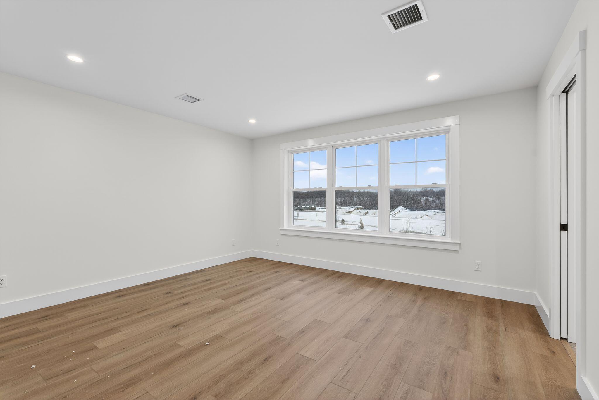 30 Feldspar Lane, 21