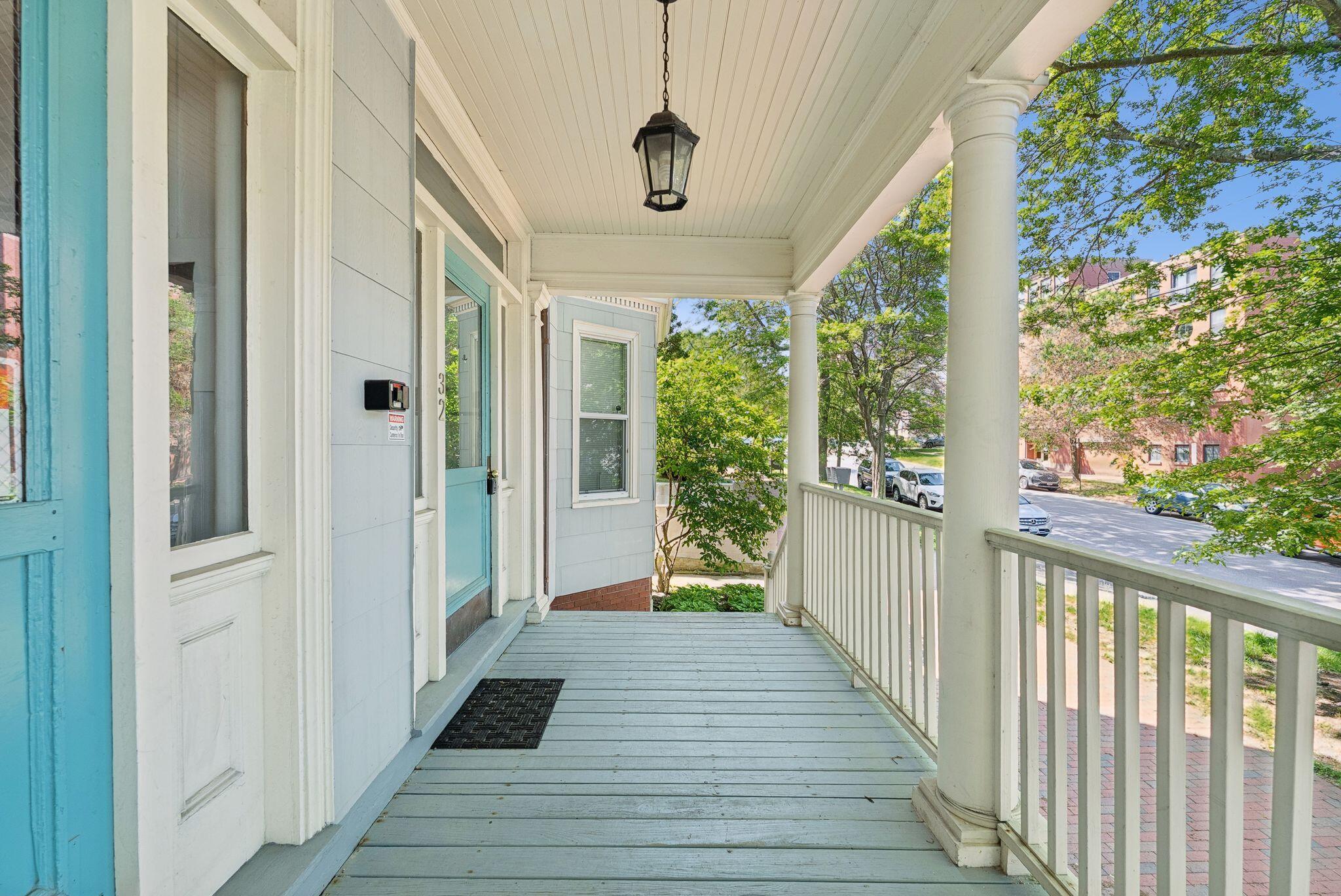 32 State Street, 5