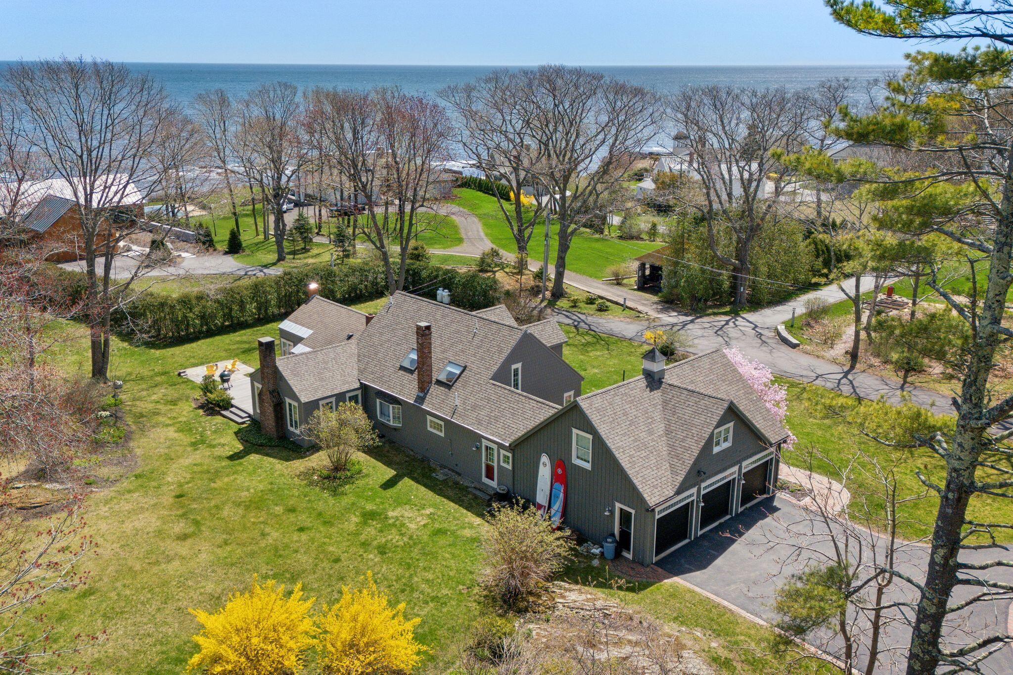 2 Tides Edge Road