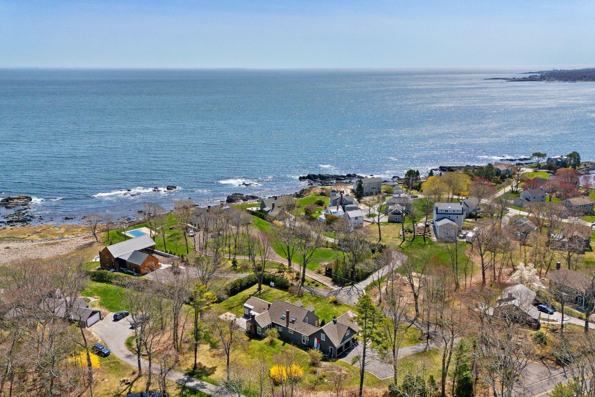 2 Tides Edge Road