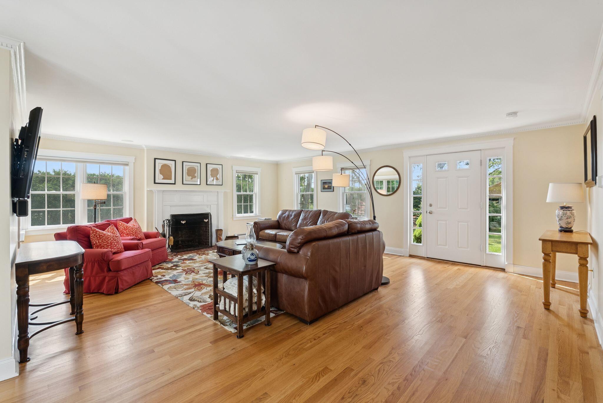 2 Tides Edge Road