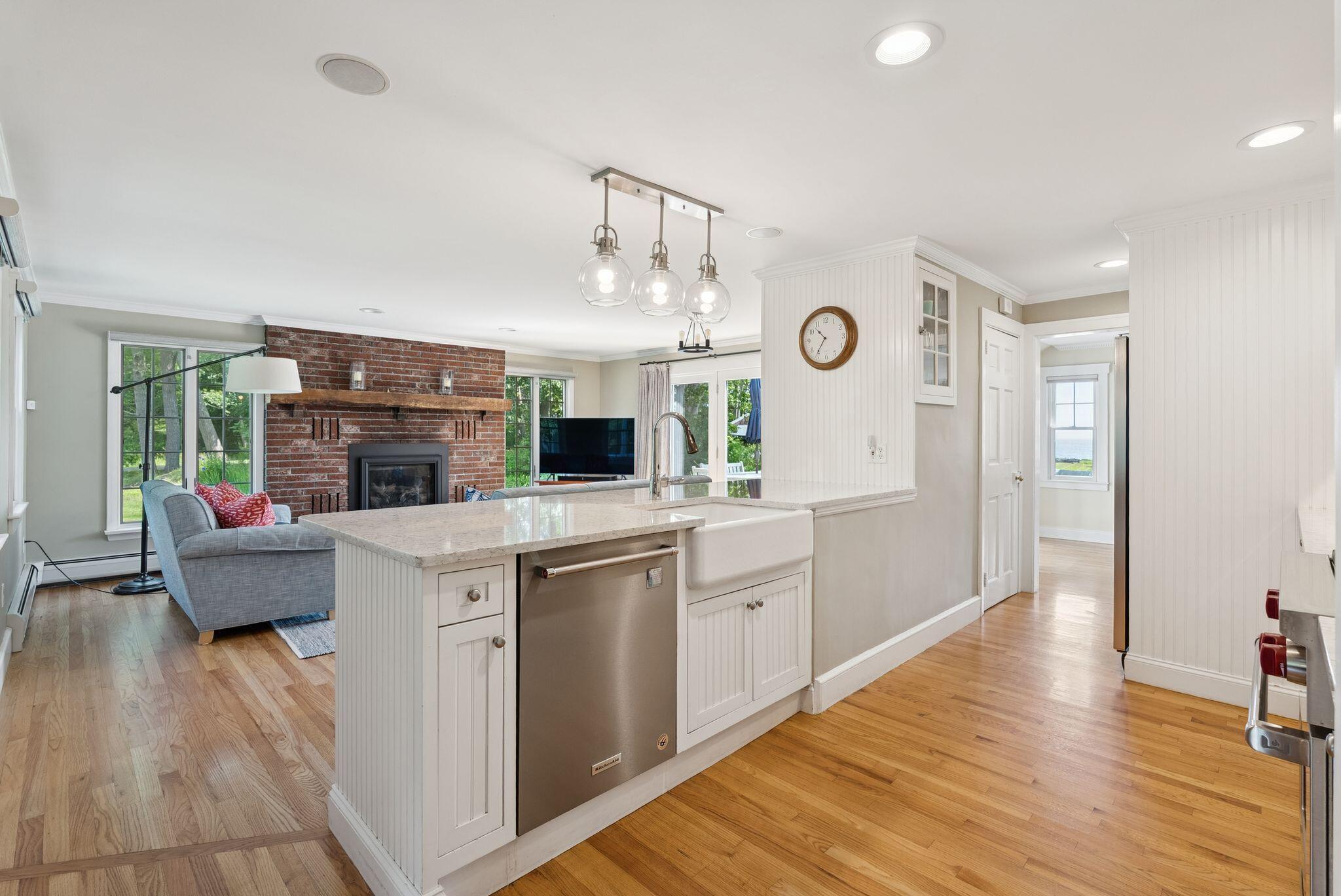 2 Tides Edge Road