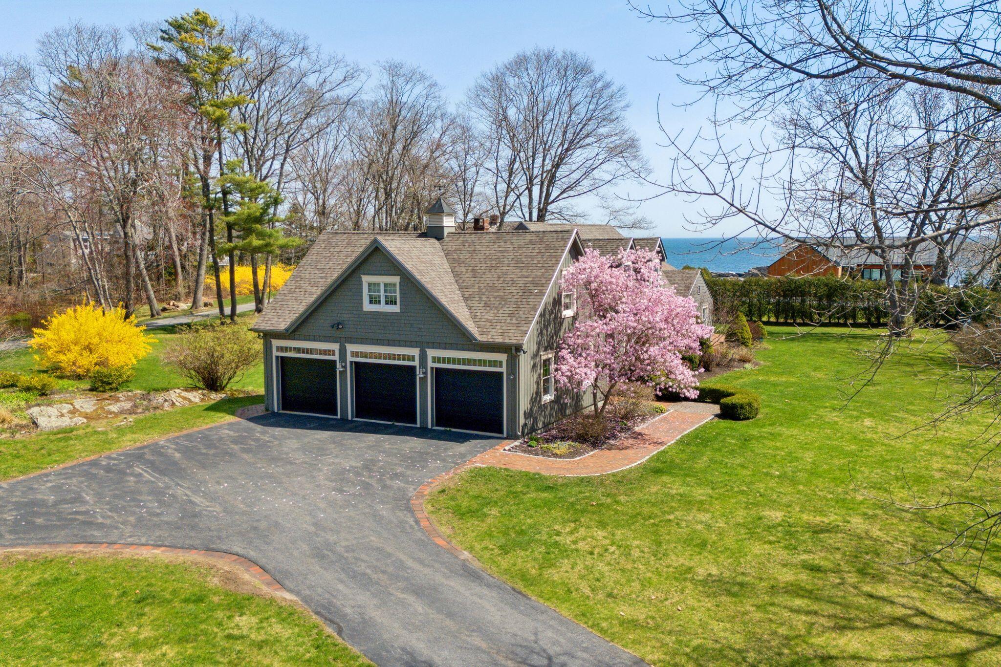 2 Tides Edge Road