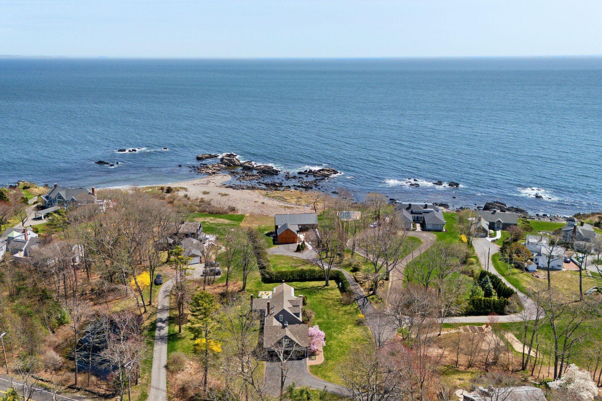 2 Tides Edge Road
