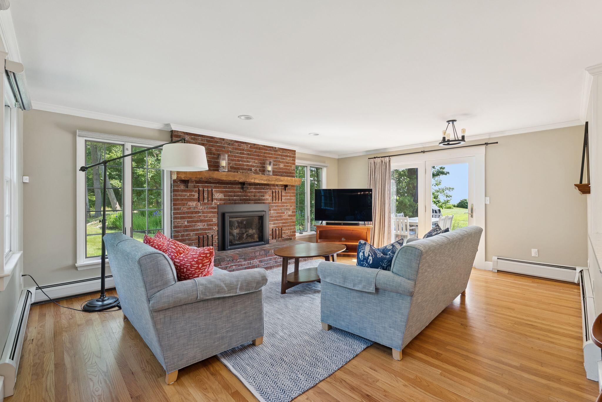 2 Tides Edge Road