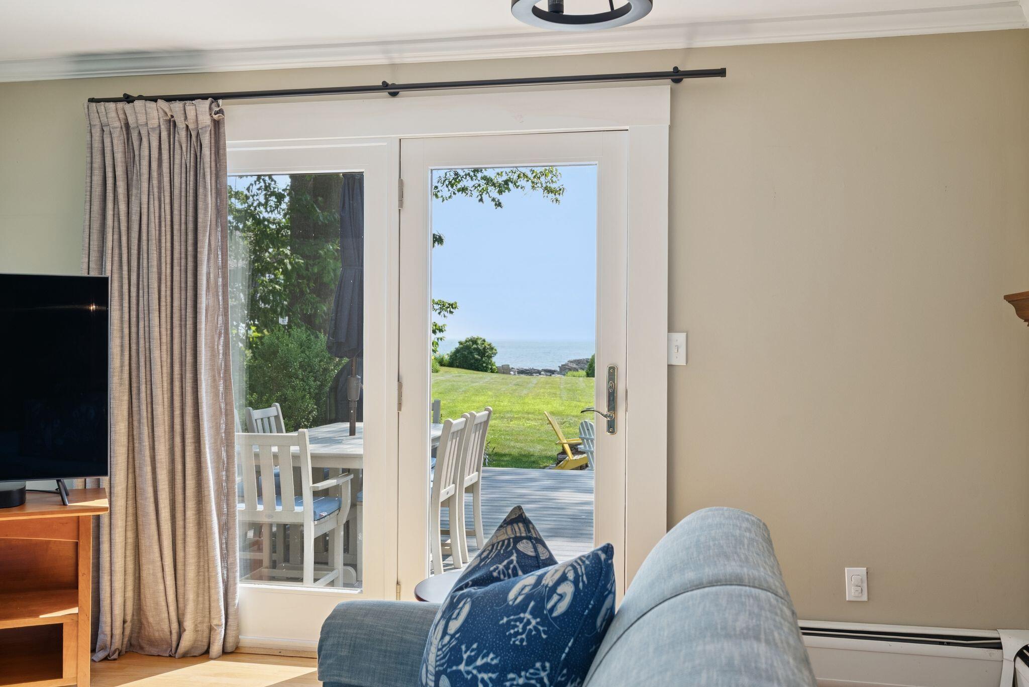 2 Tides Edge Road
