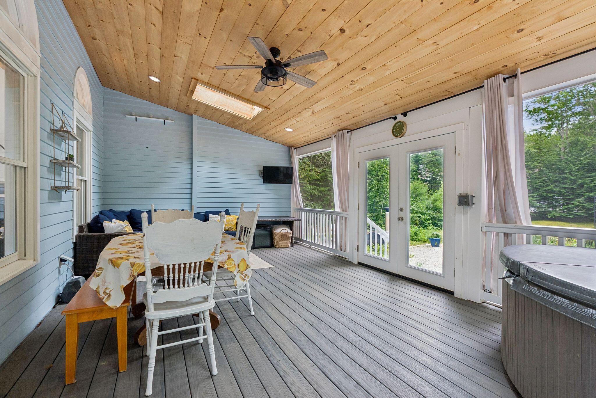43 Lakeside Drive