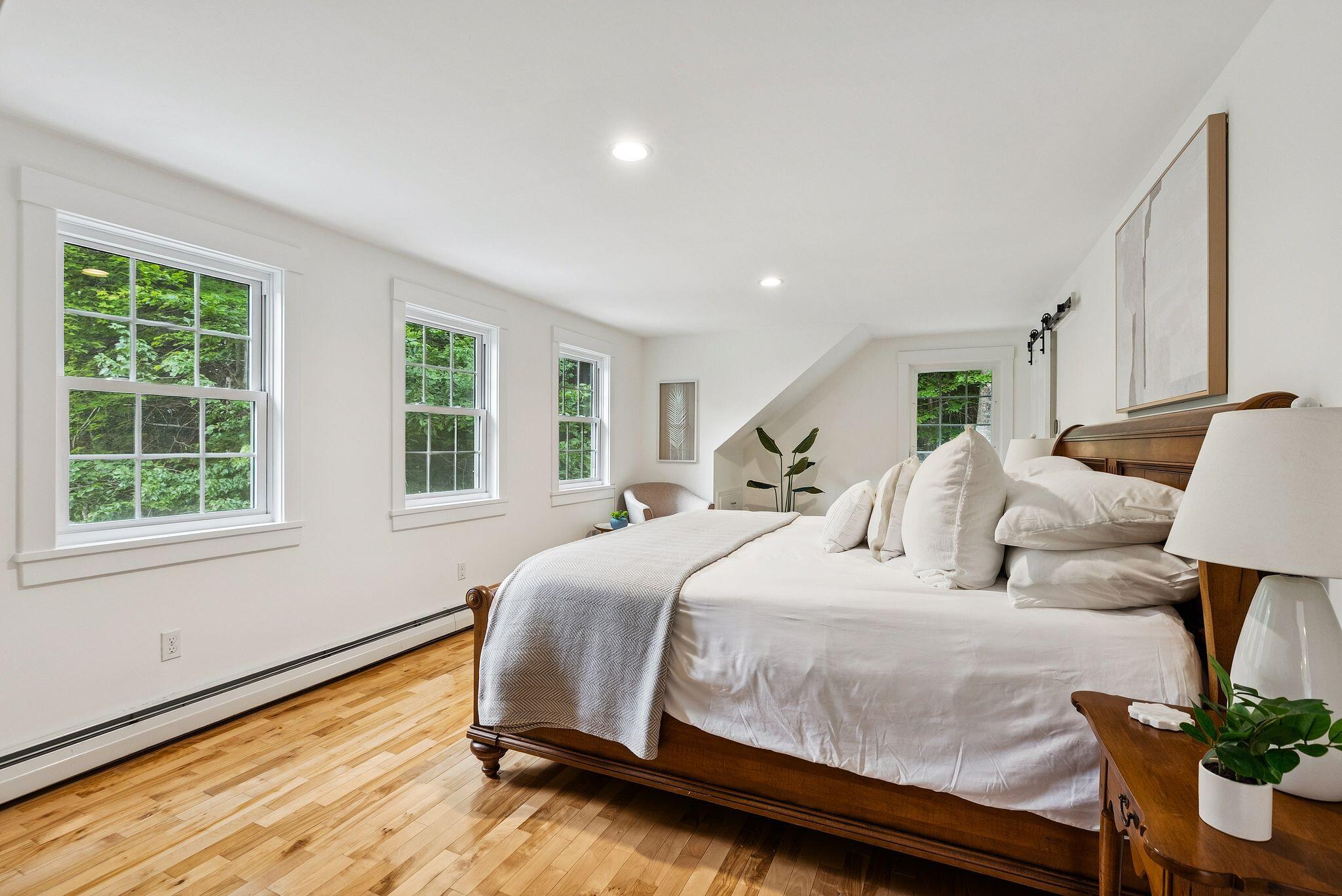 43 Lakeside Drive