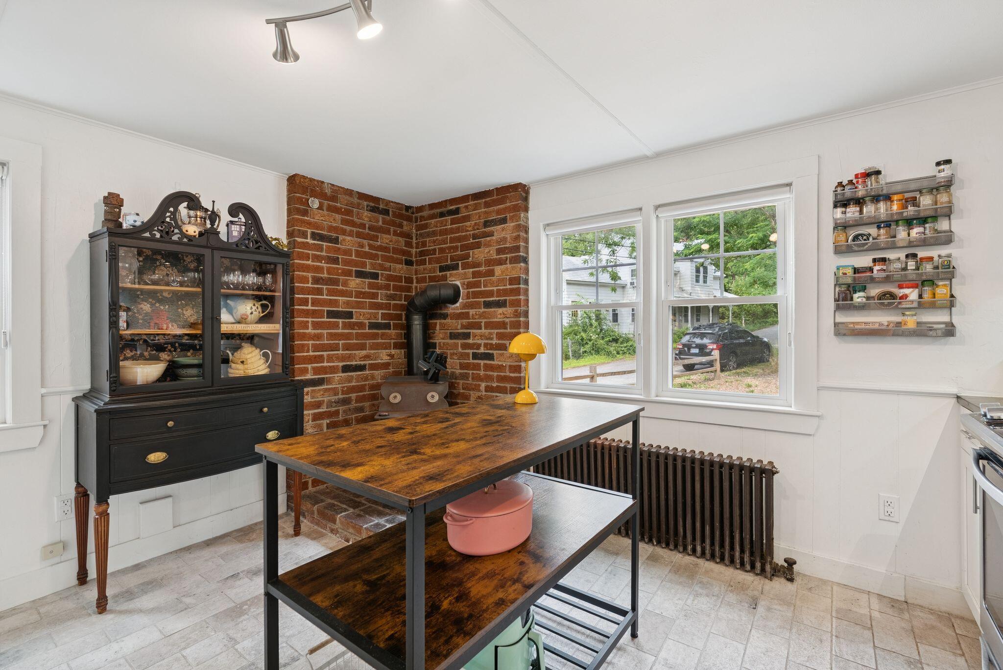 5 Lilac Street