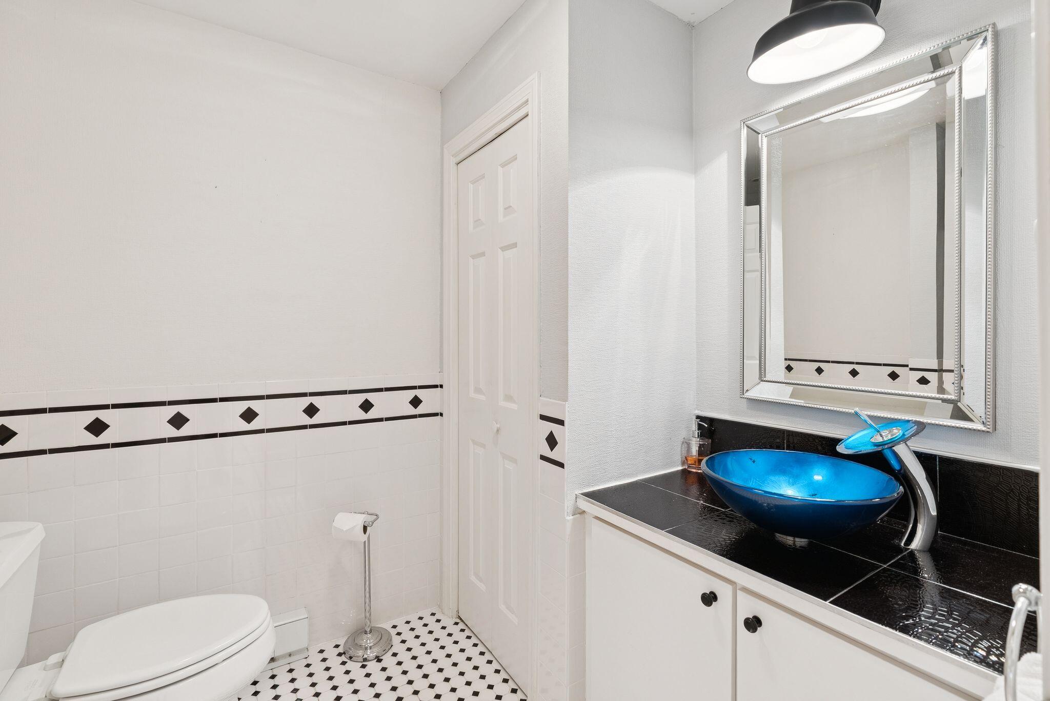 209 Vaughan Street, 7