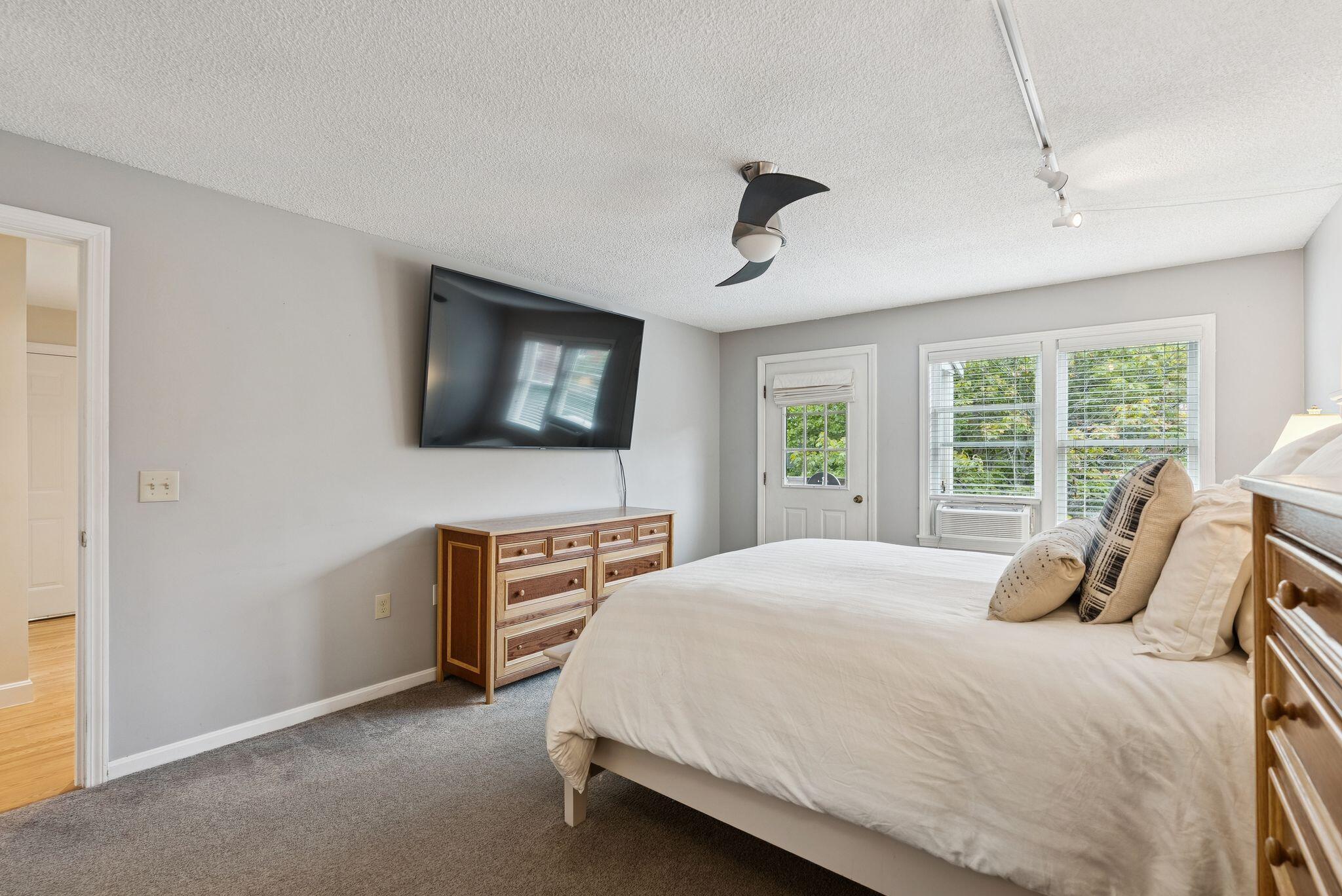 209 Vaughan Street, 7