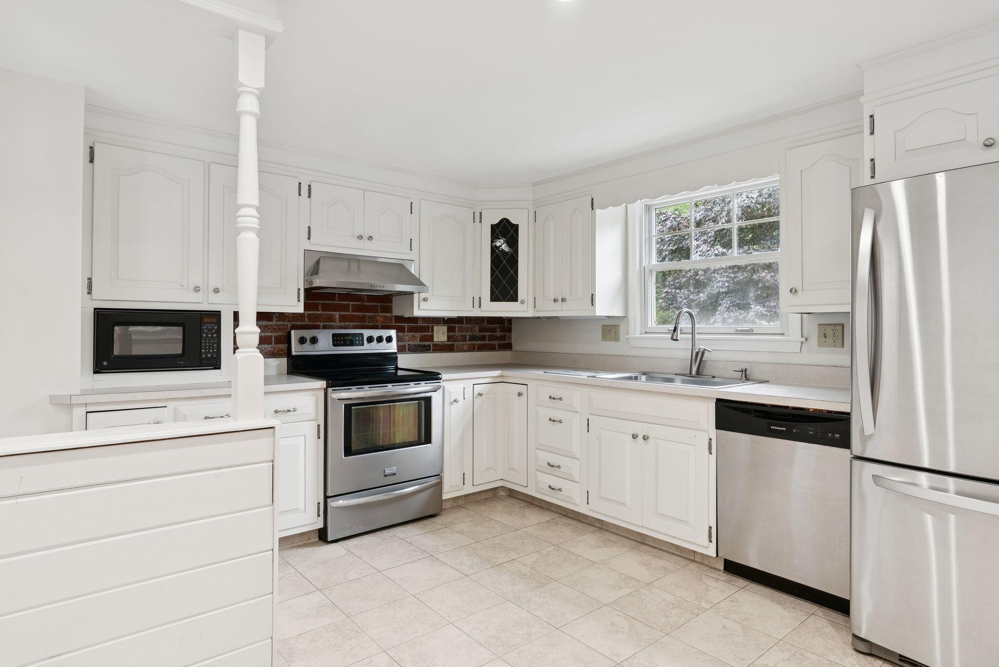 9 Eastfield Road
