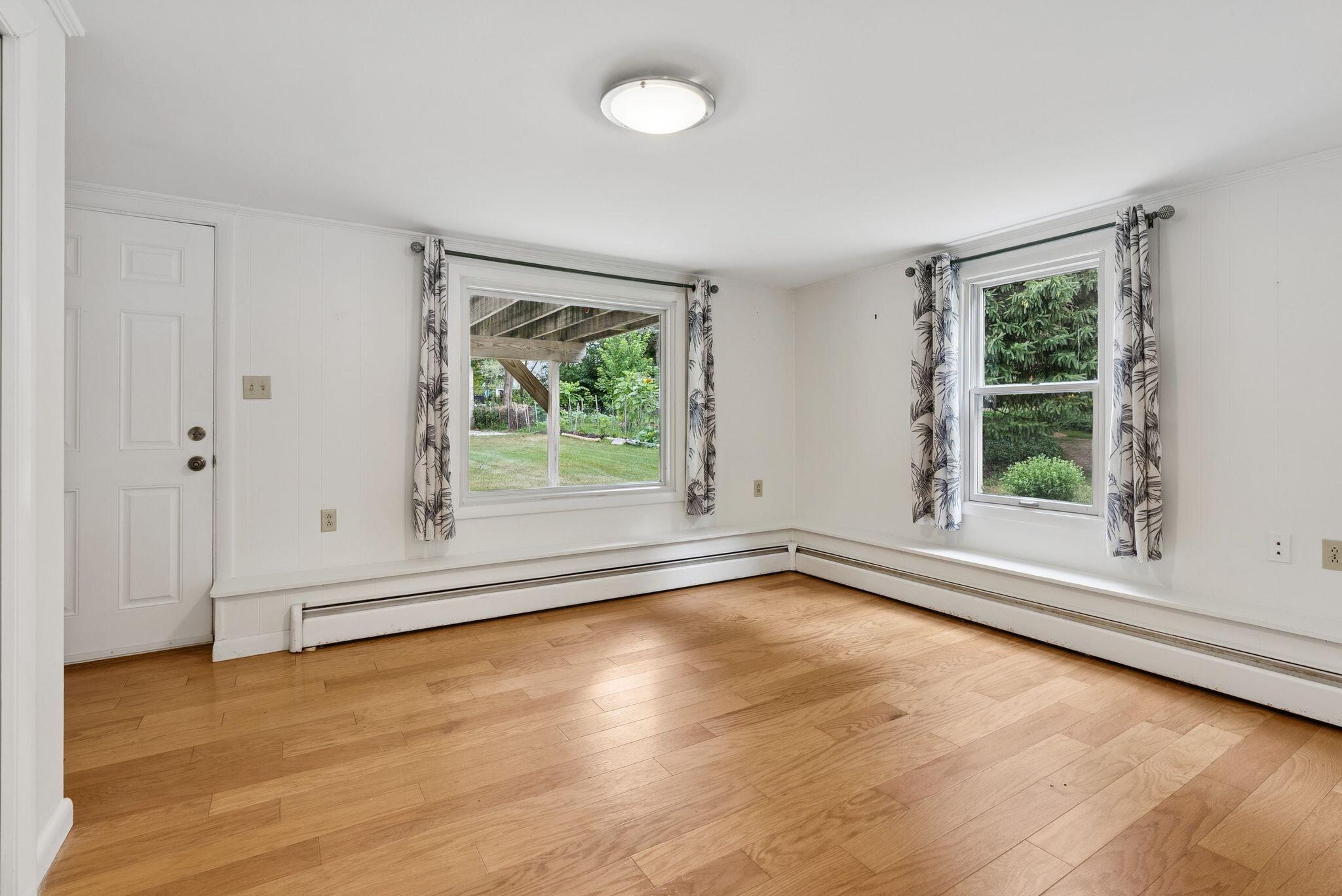 9 Eastfield Road