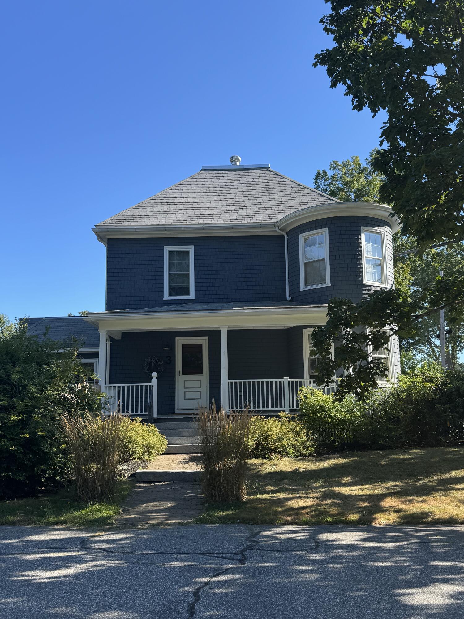 3 Leeman Street
