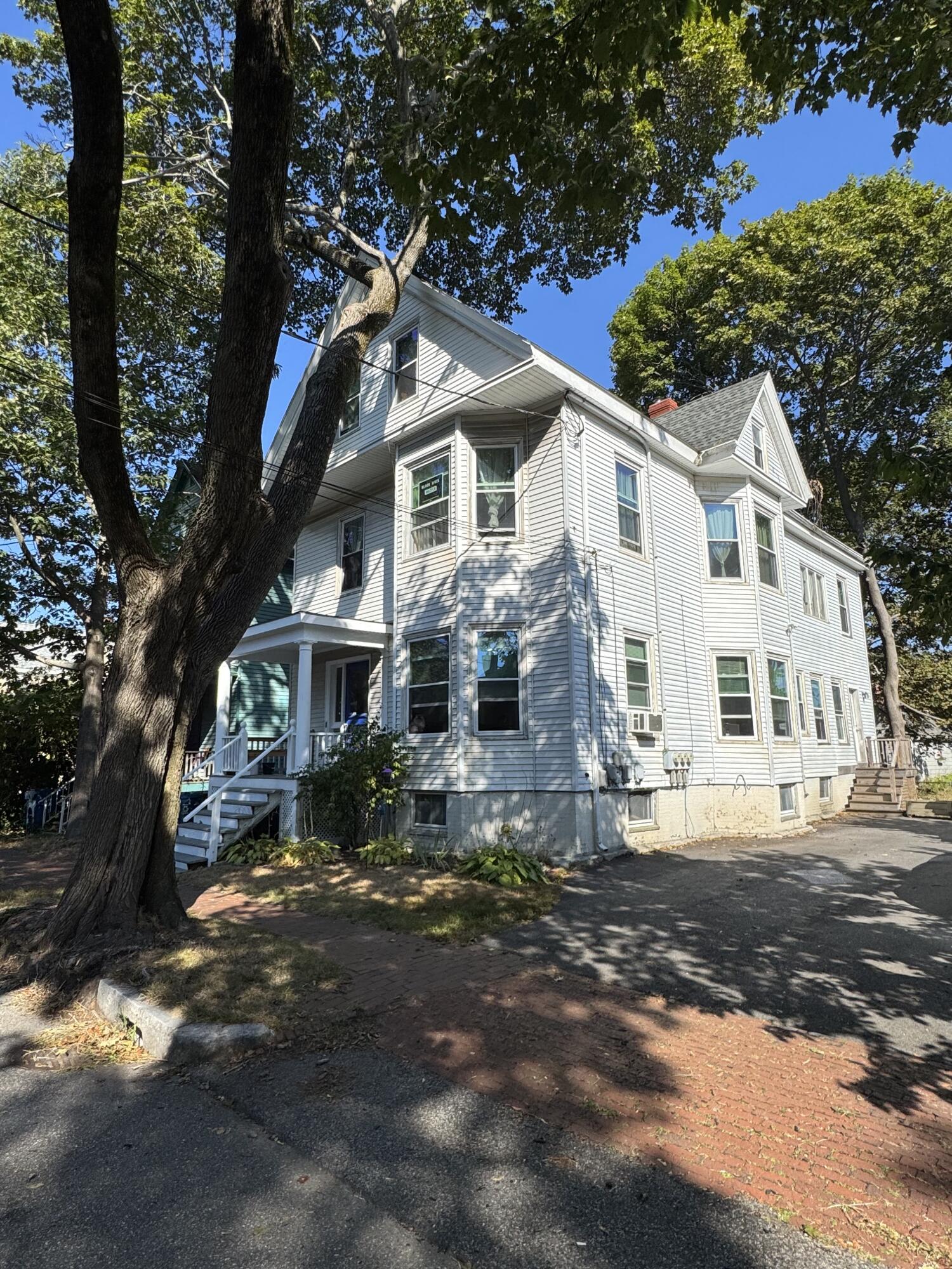 11 Higgins Street