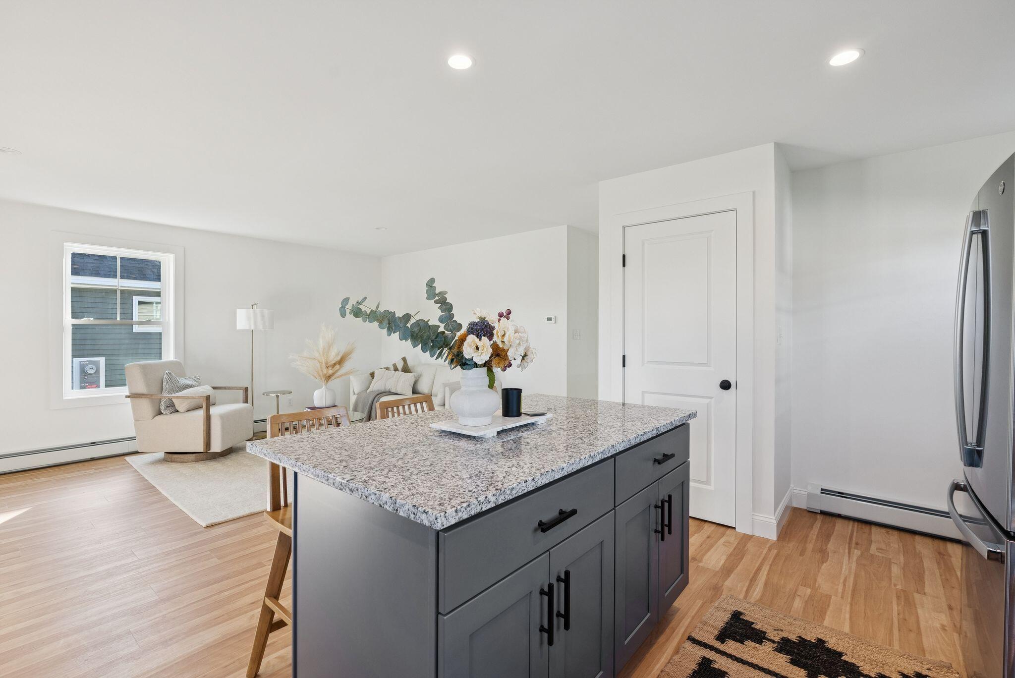 11 Feldspar Lane, 6