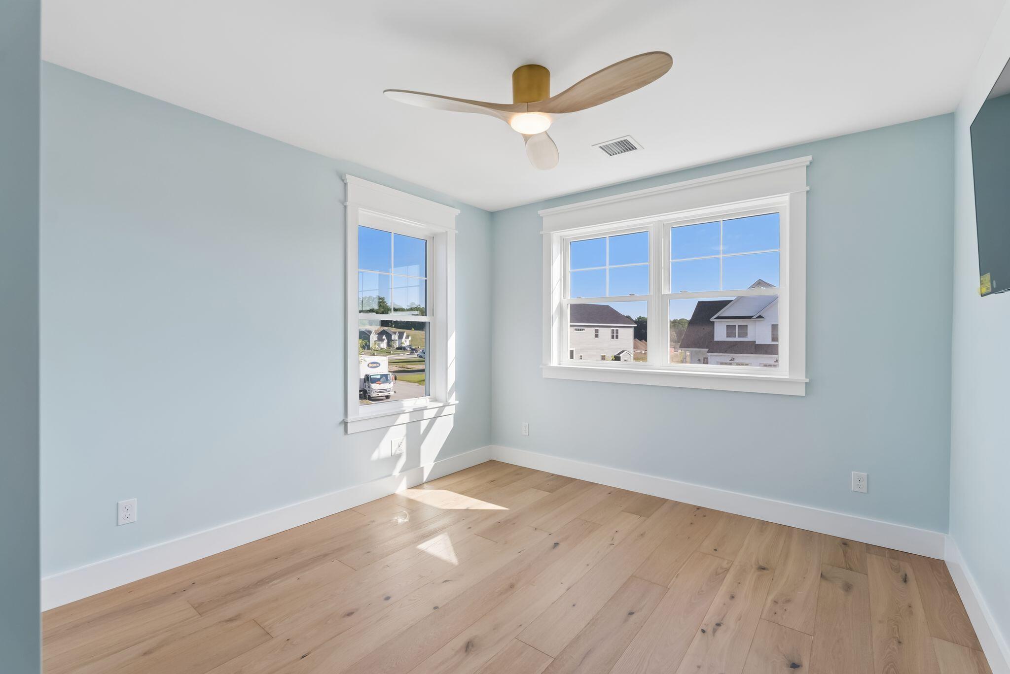 31 Feldspar Lane, 16