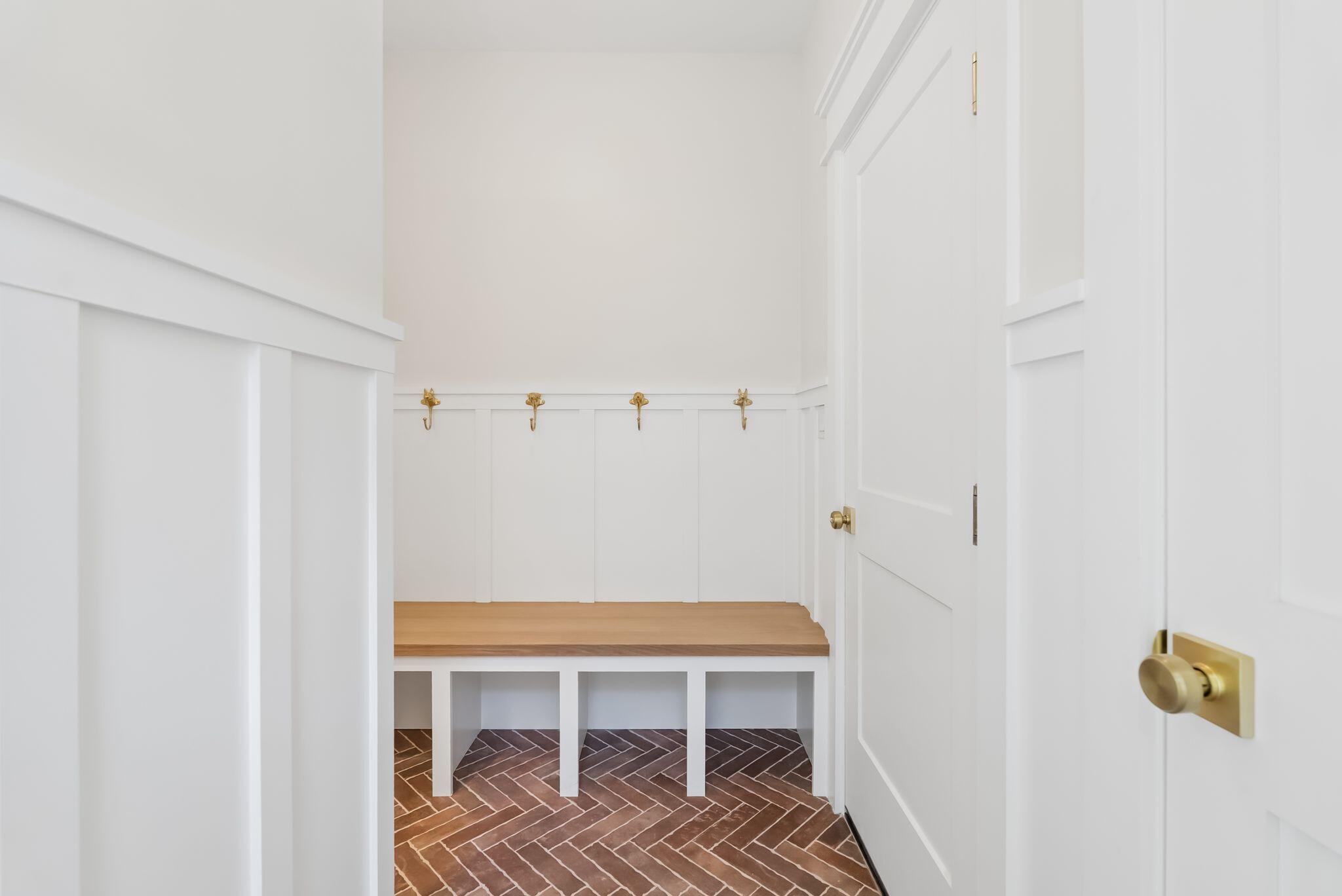 31 Feldspar Lane, 16