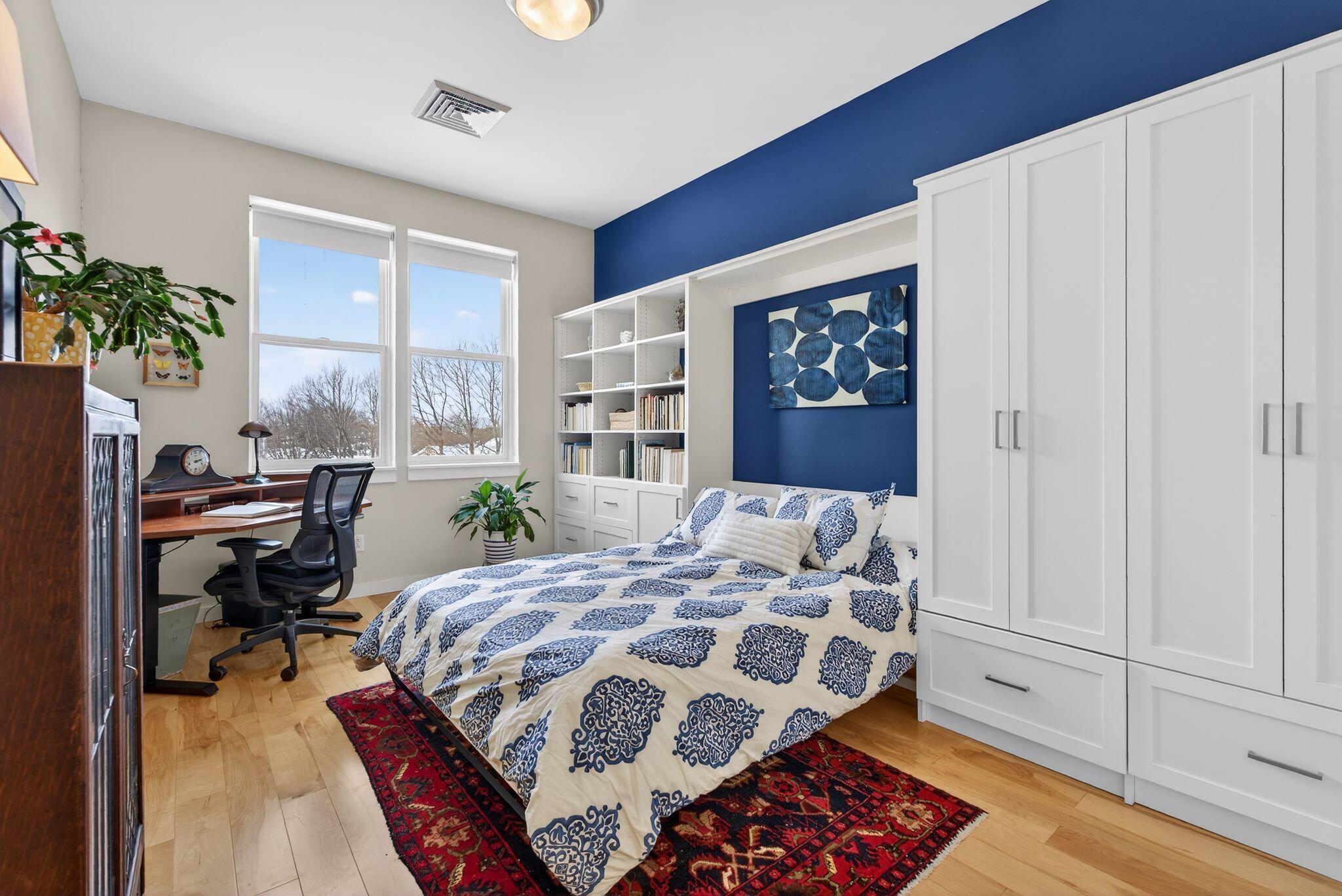 341 Pine Street 206
