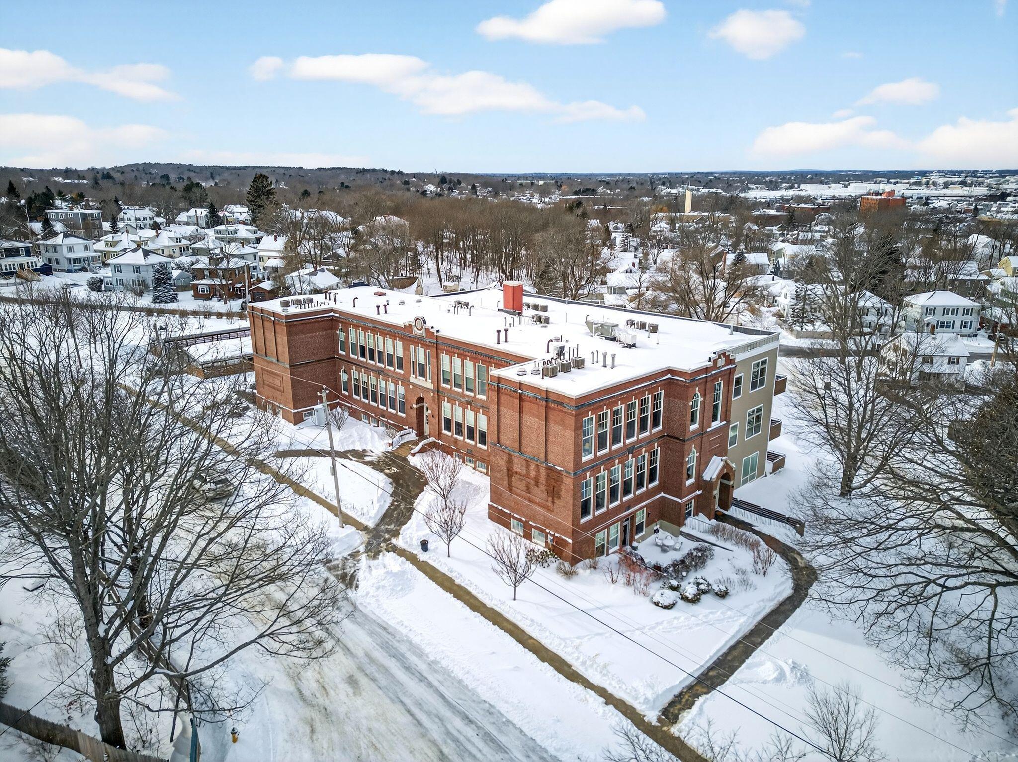 341 Pine Street 206