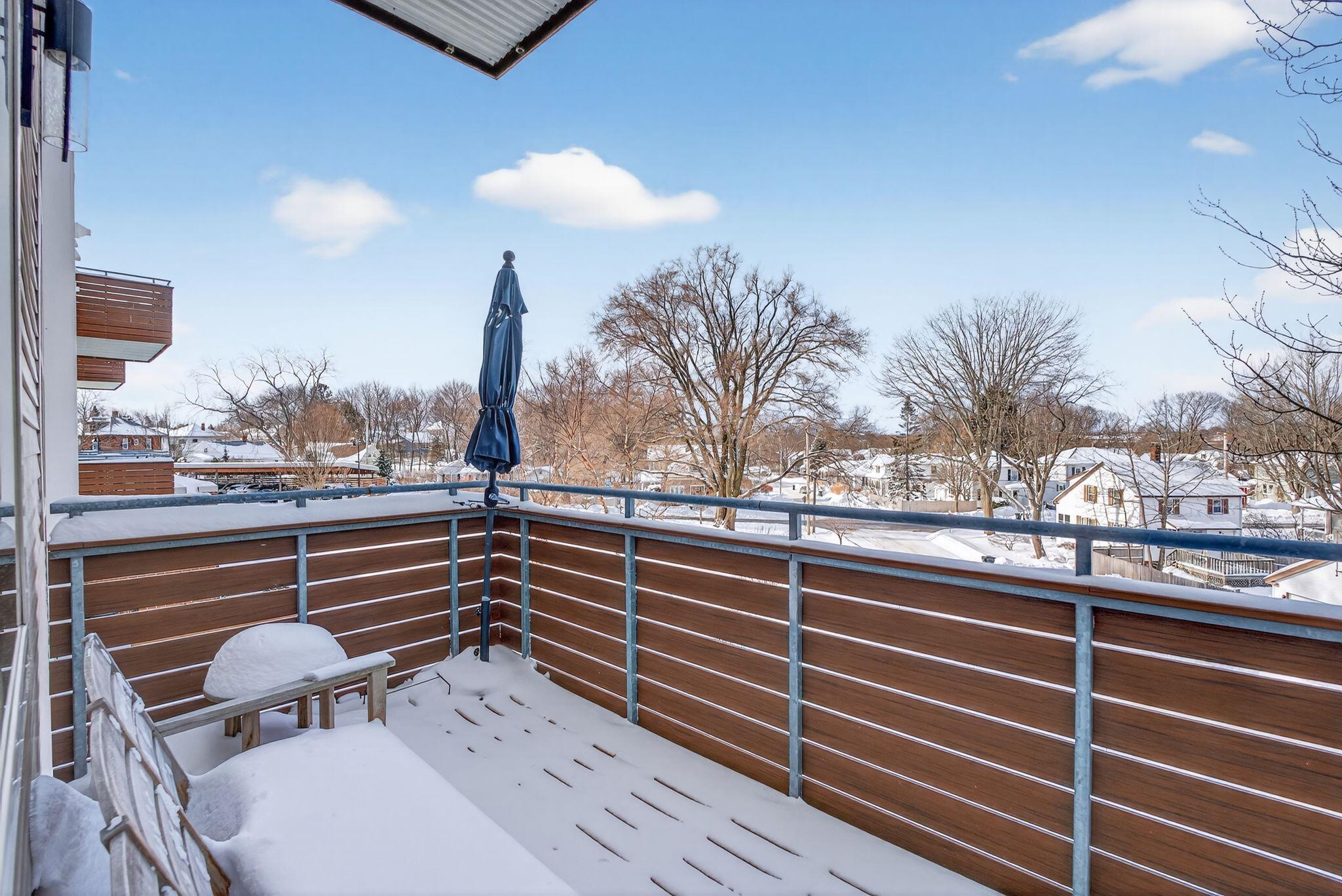 341 Pine Street 206