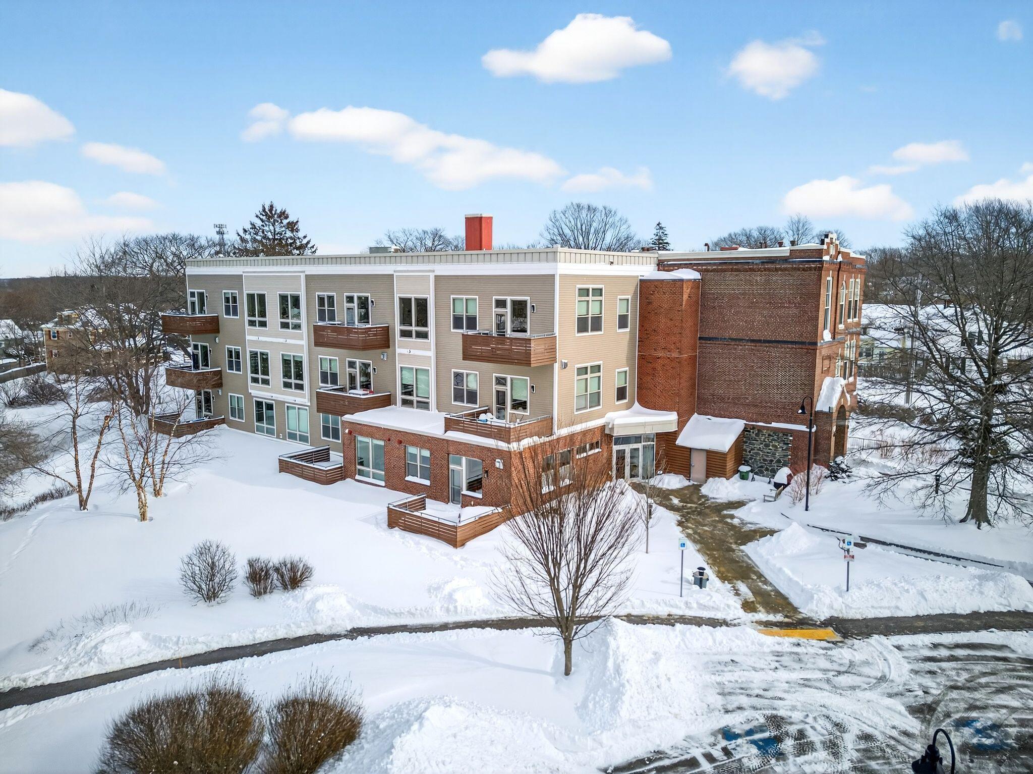 341 Pine Street 206