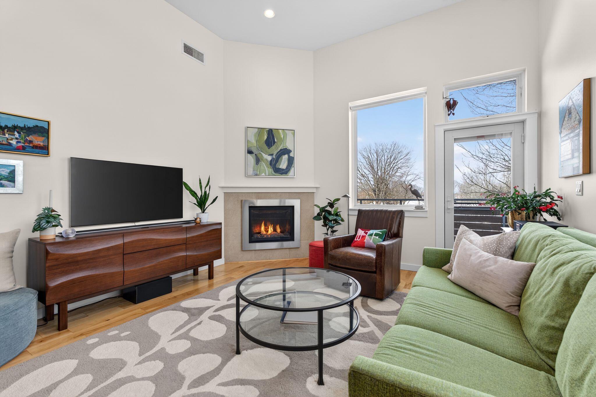 341 Pine Street 206