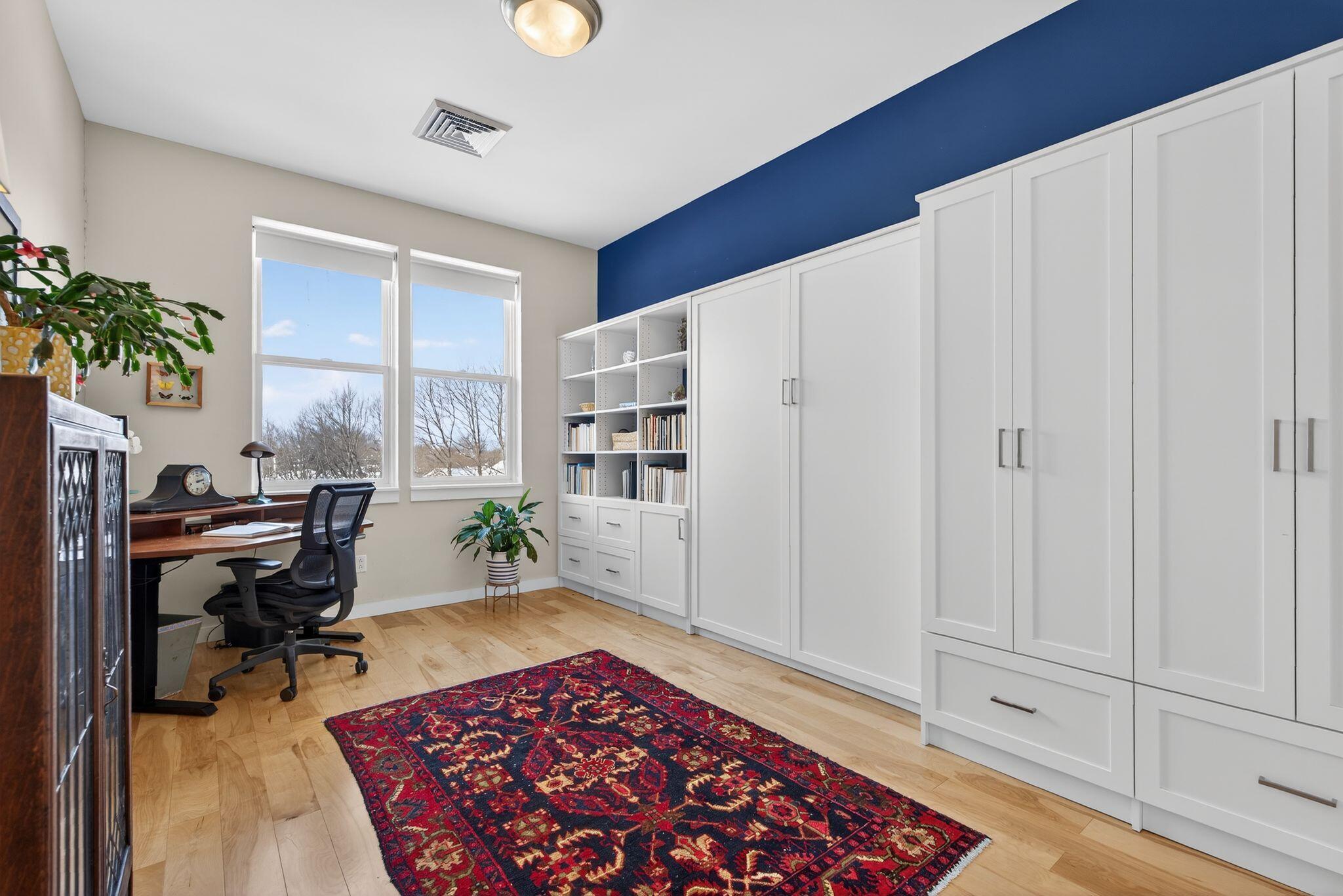 341 Pine Street 206