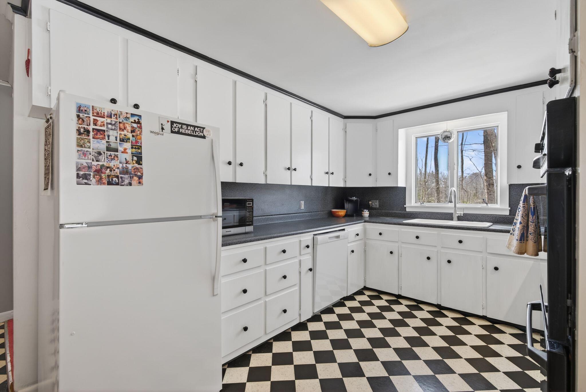 10 Hilltop Drive
