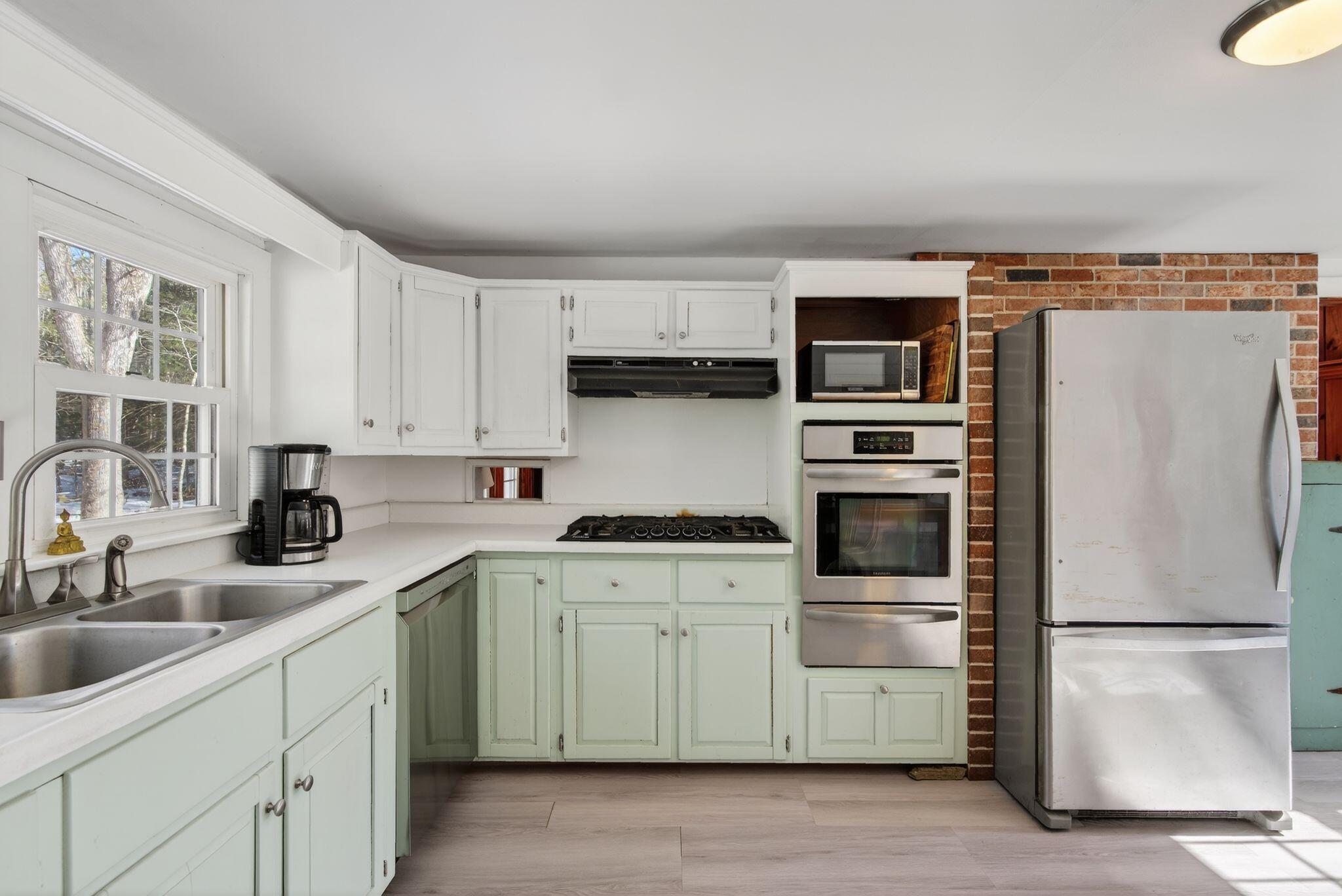 10 Lower Flying Point Road