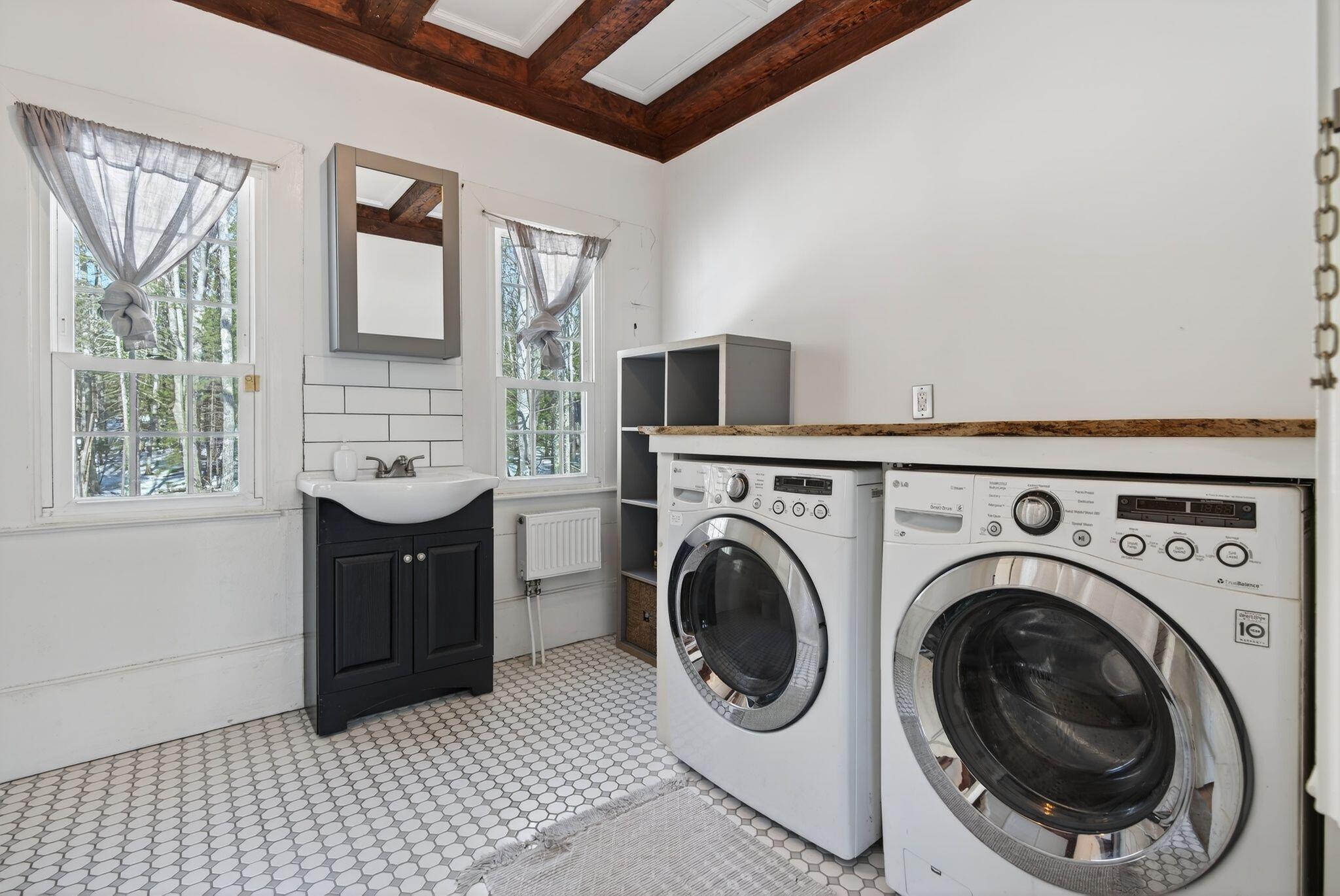 10 Lower Flying Point Road