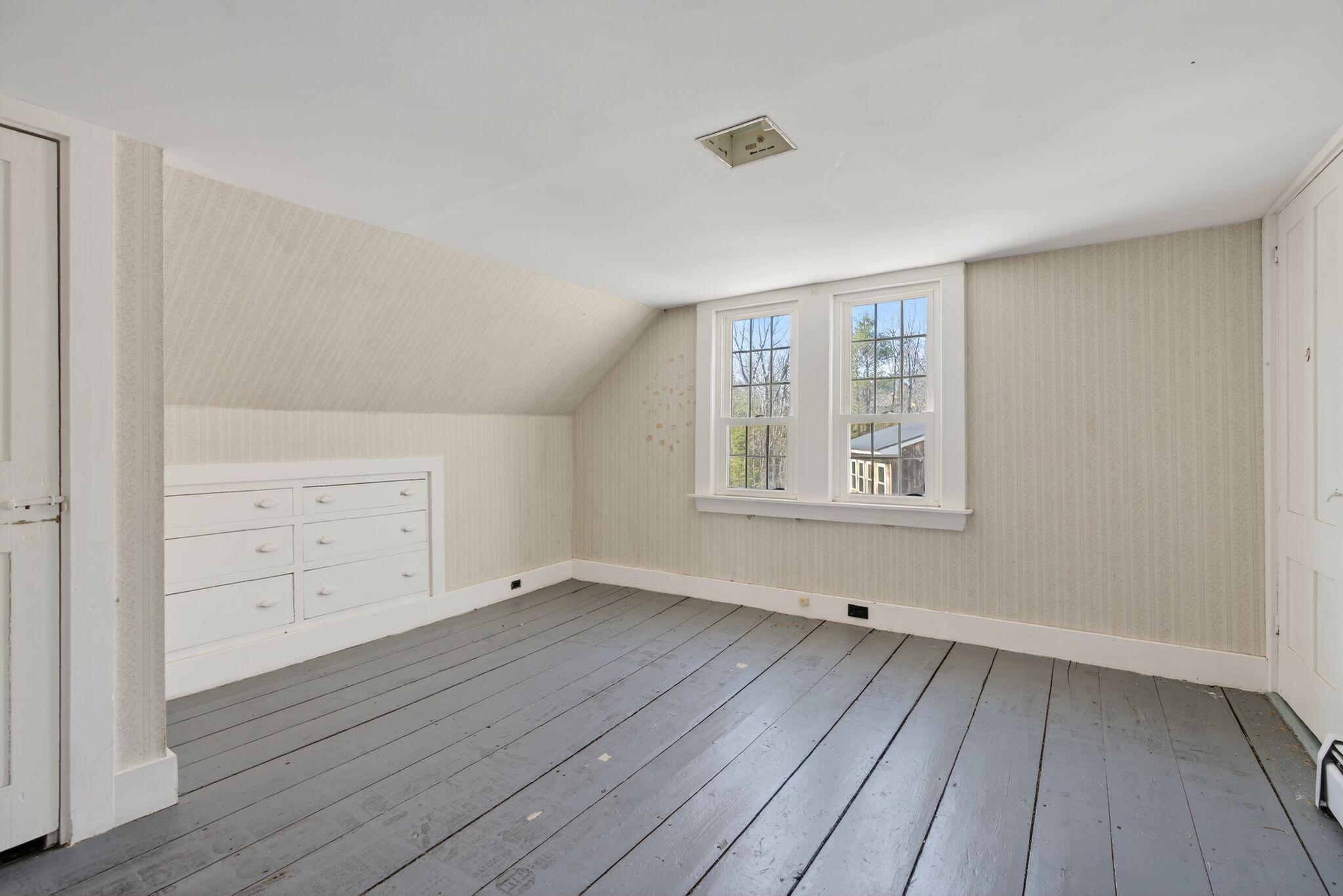 10 Lower Flying Point Road