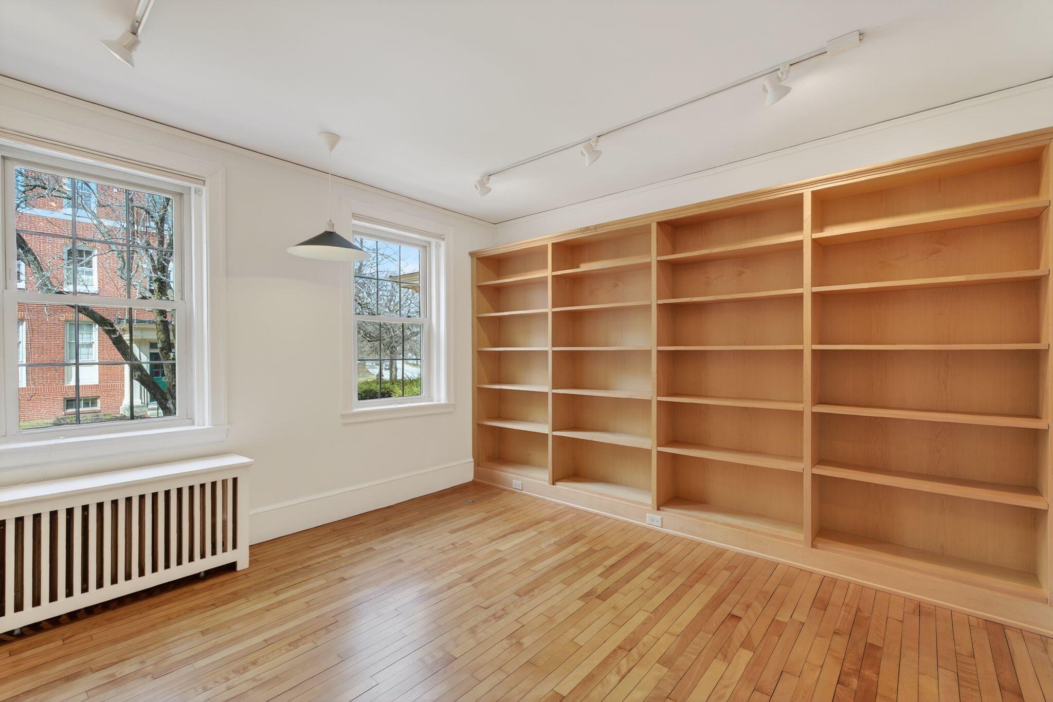 290 Baxter Boulevard A1