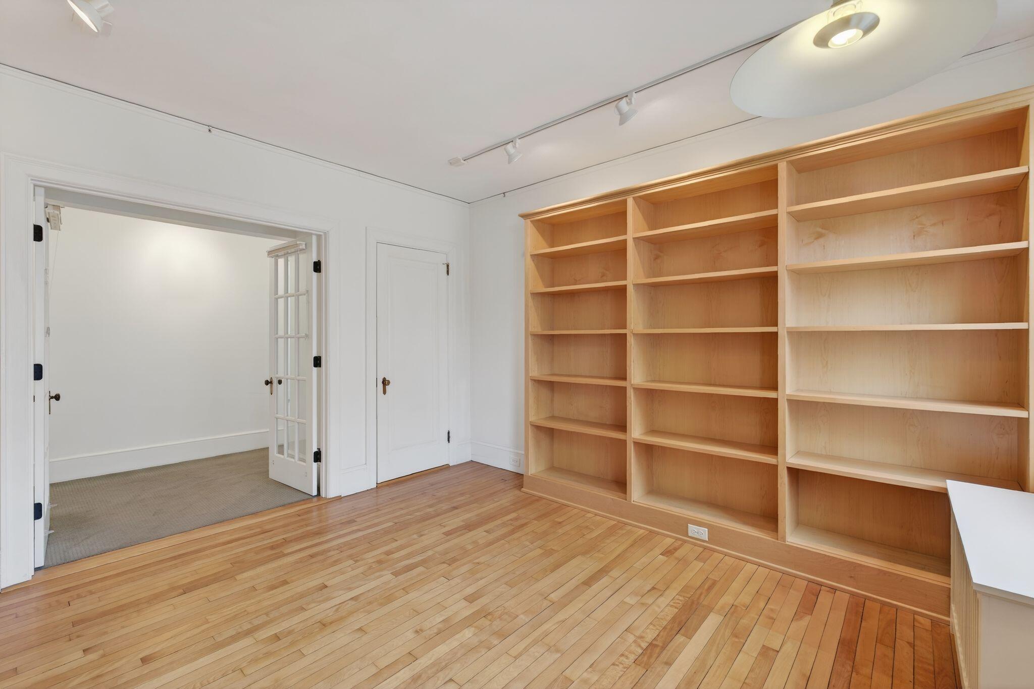 290 Baxter Boulevard A1