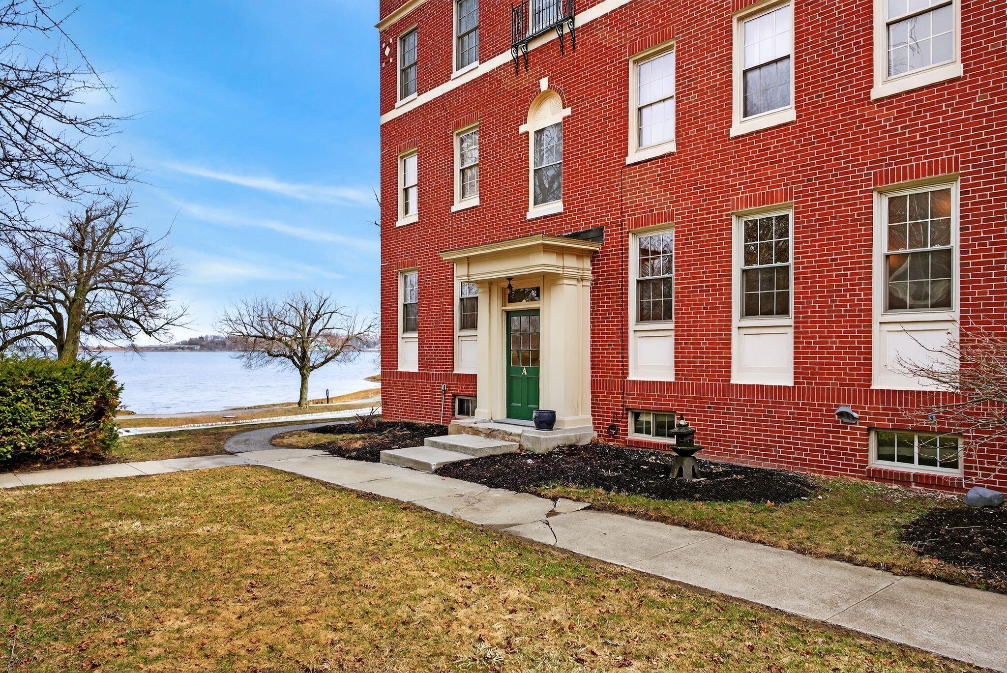 290 Baxter Boulevard A1