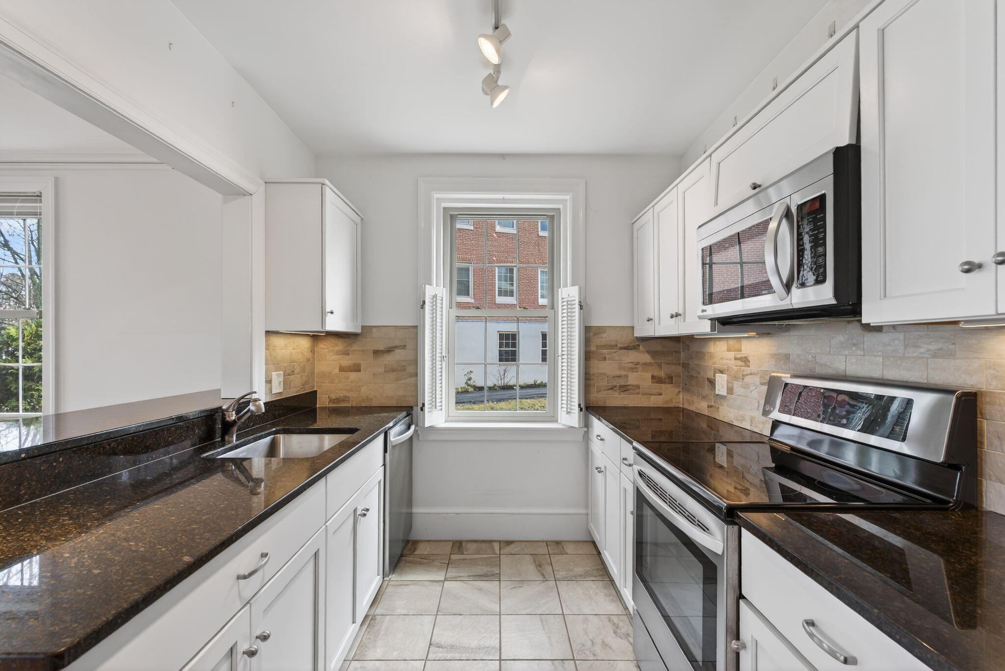 290 Baxter Boulevard A1