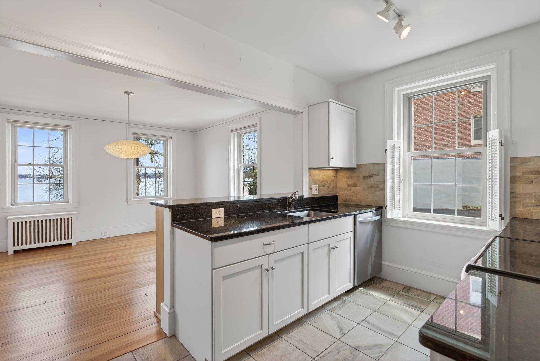 290 Baxter Boulevard A1