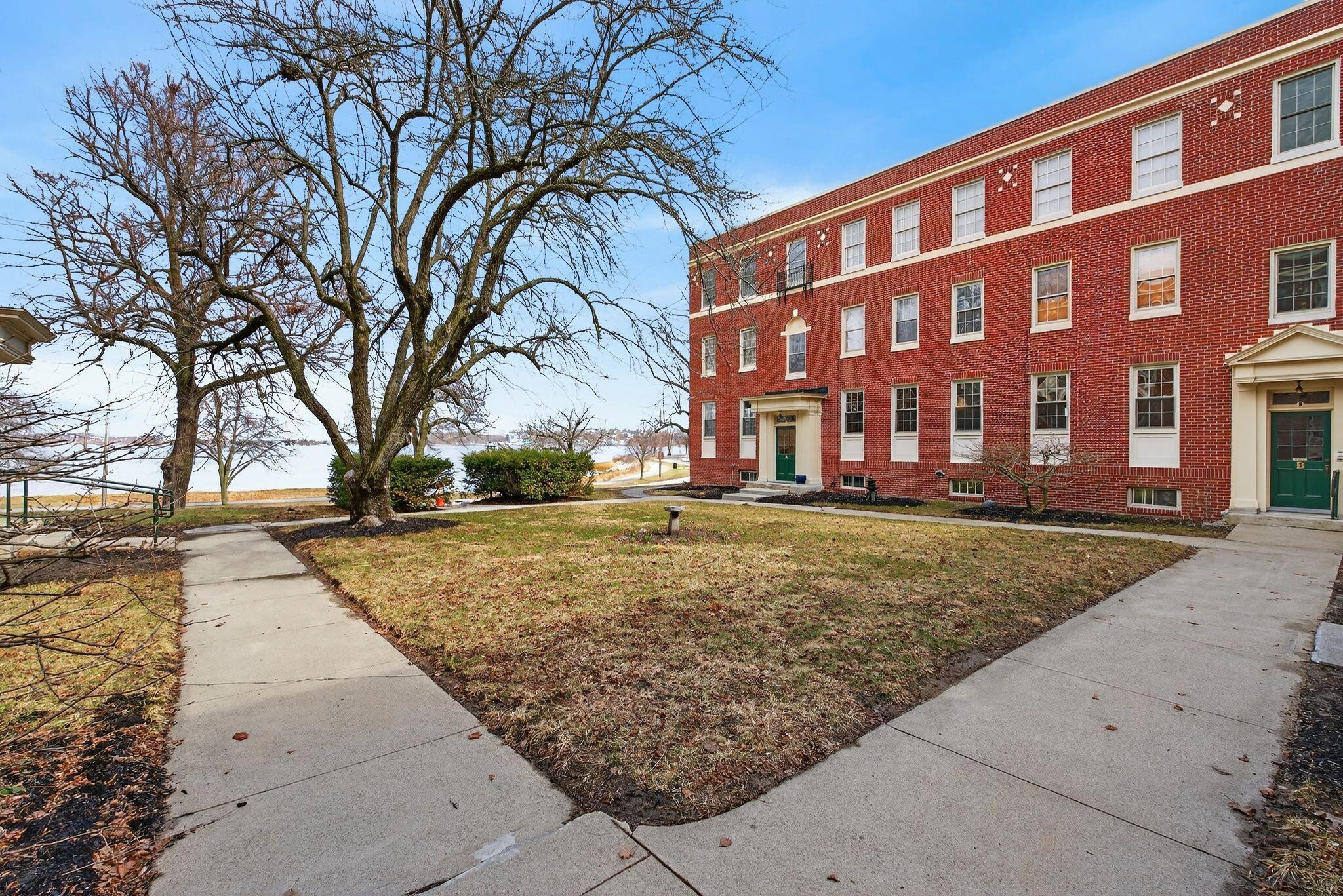 290 Baxter Boulevard A1