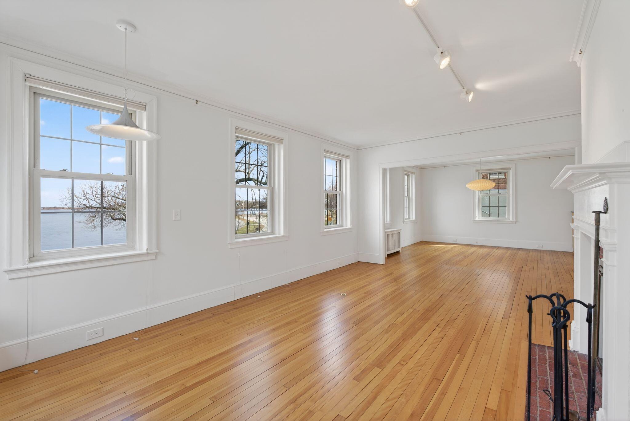 290 Baxter Boulevard A1