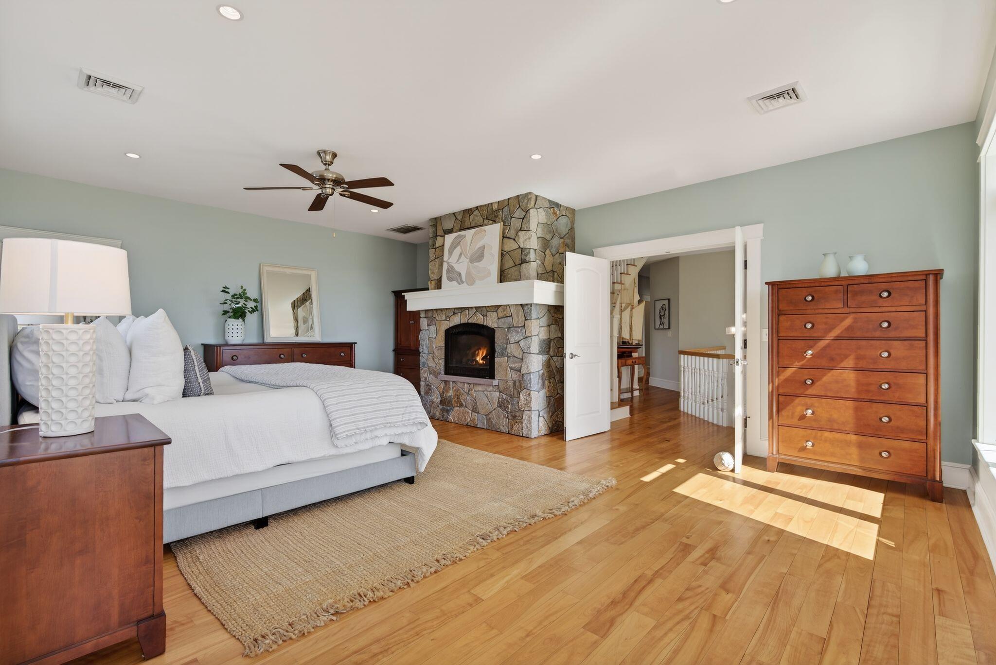 4 Cole Farm Drive