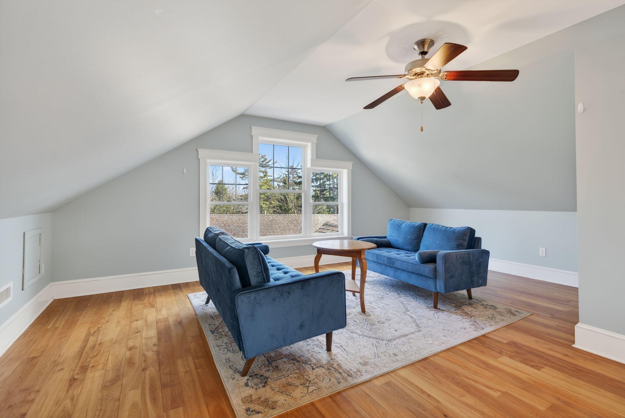 4 Cole Farm Drive
