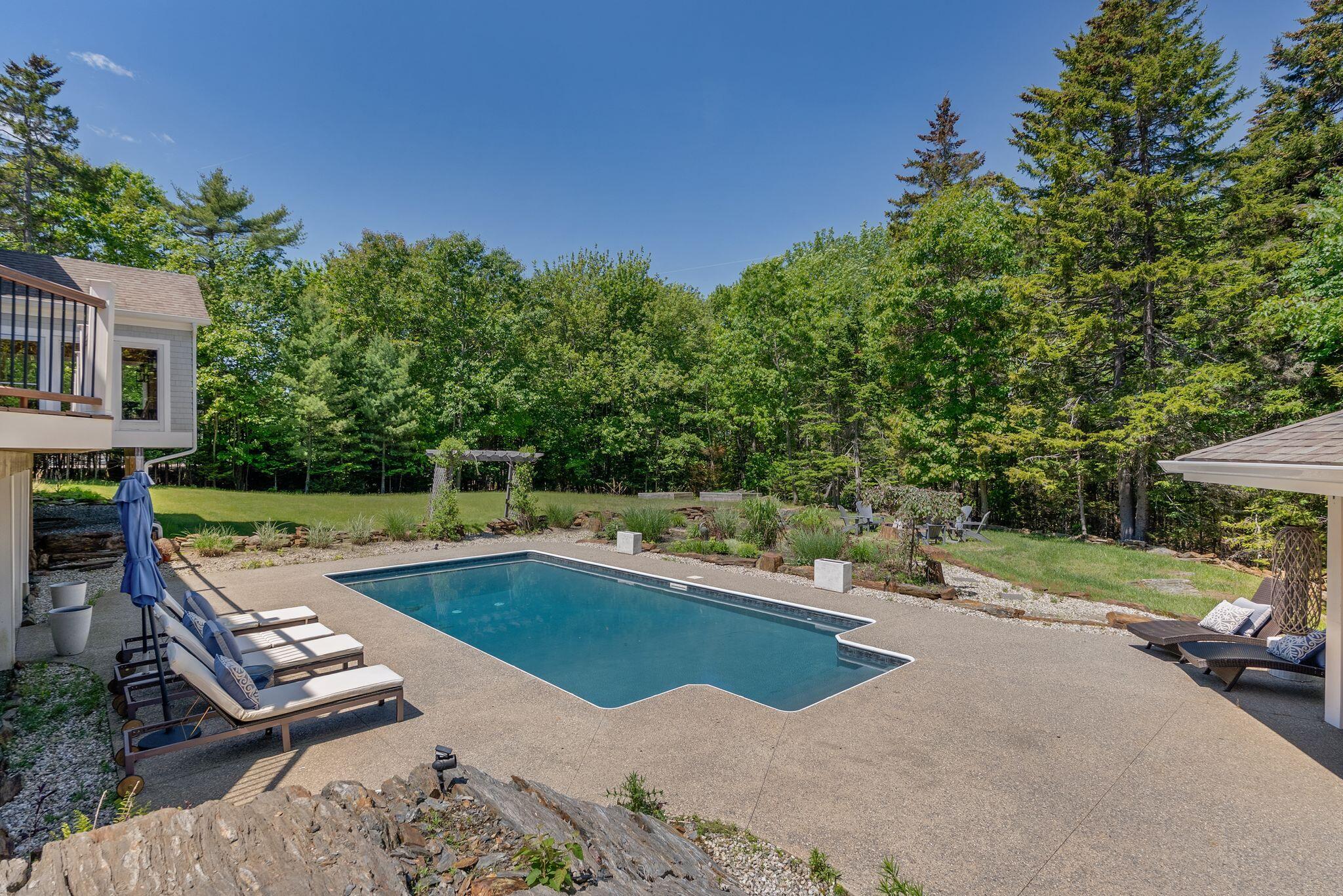 4 Cole Farm Drive