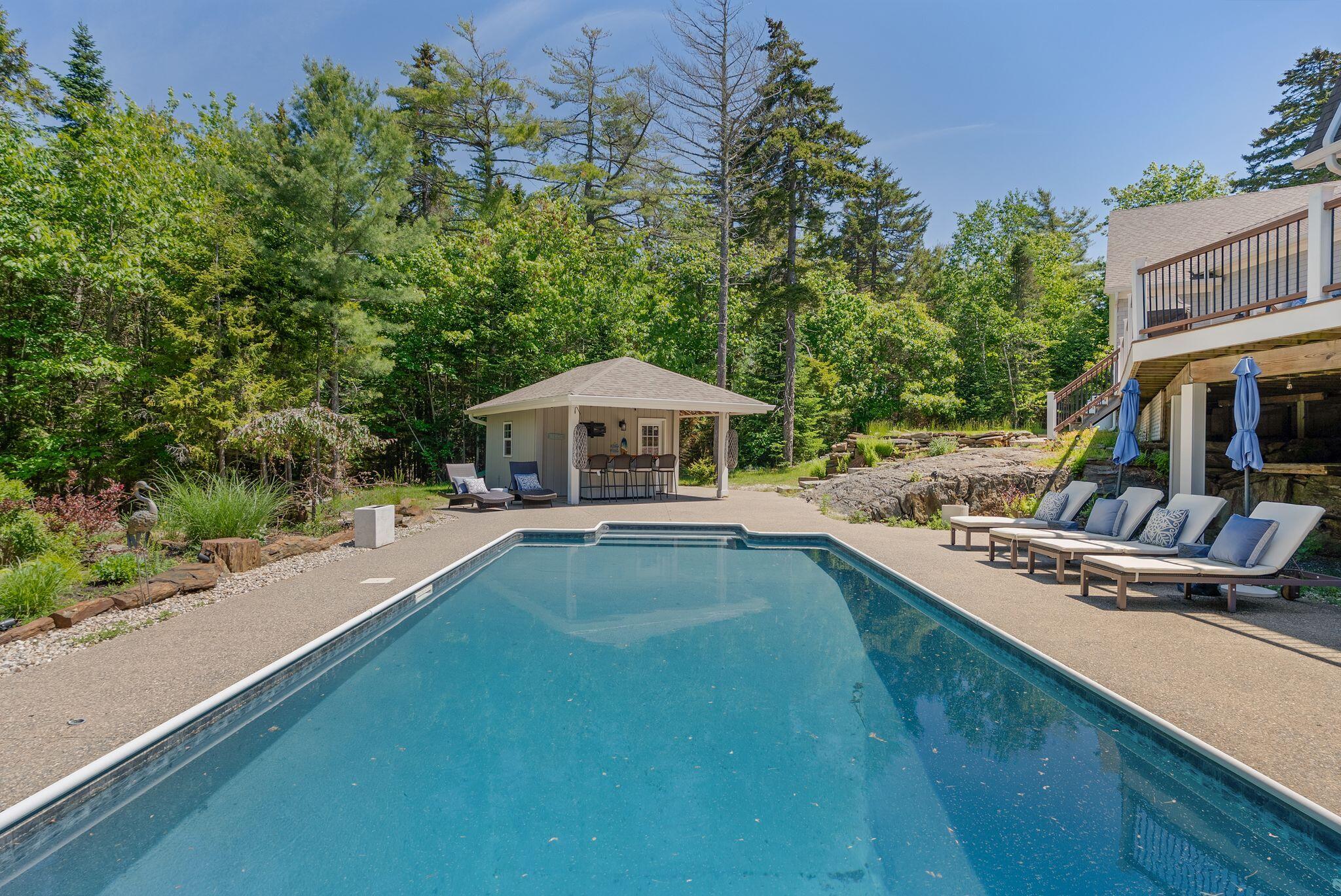 4 Cole Farm Drive